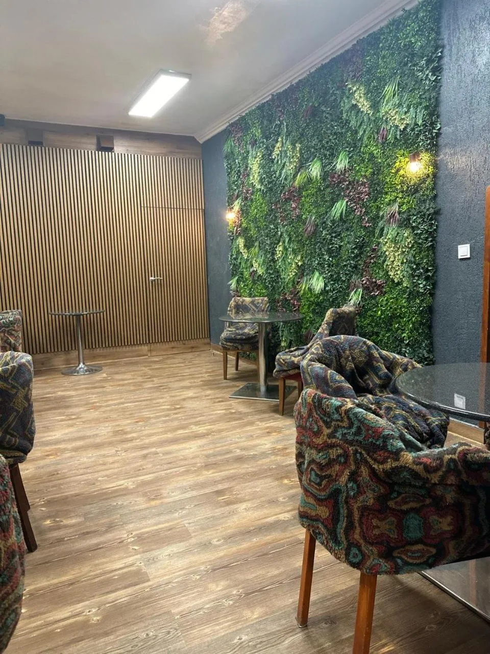 Breakfast in Gallery Hotel SIS