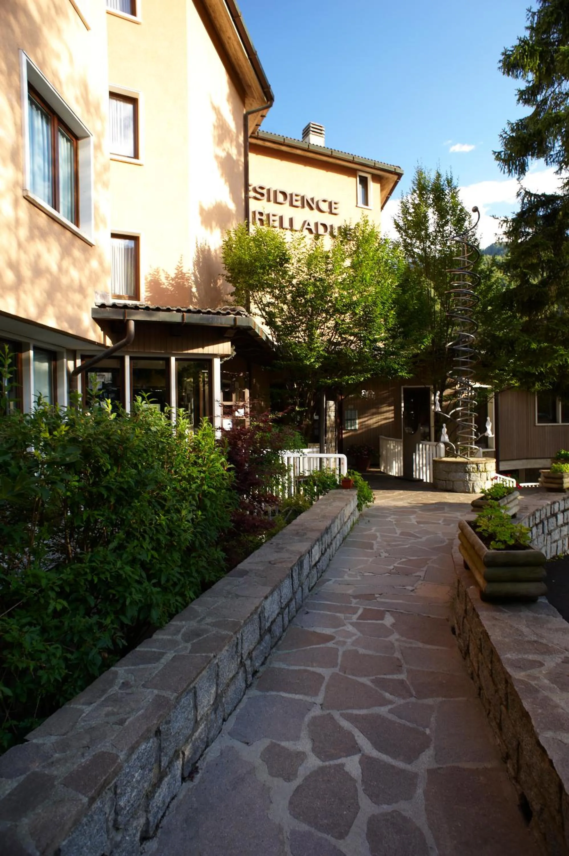 Facade/entrance in Residence Mirelladue