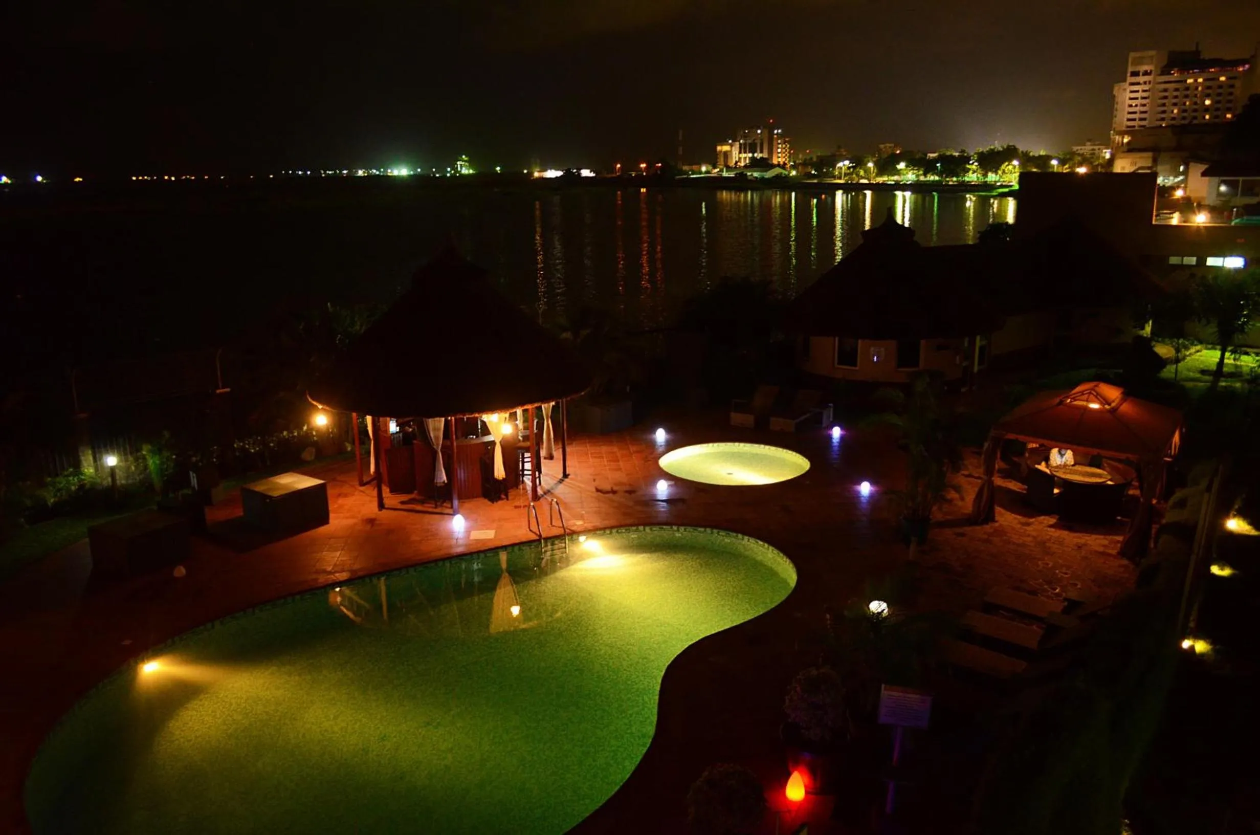 Swimming pool in Hotel Bon Voyage