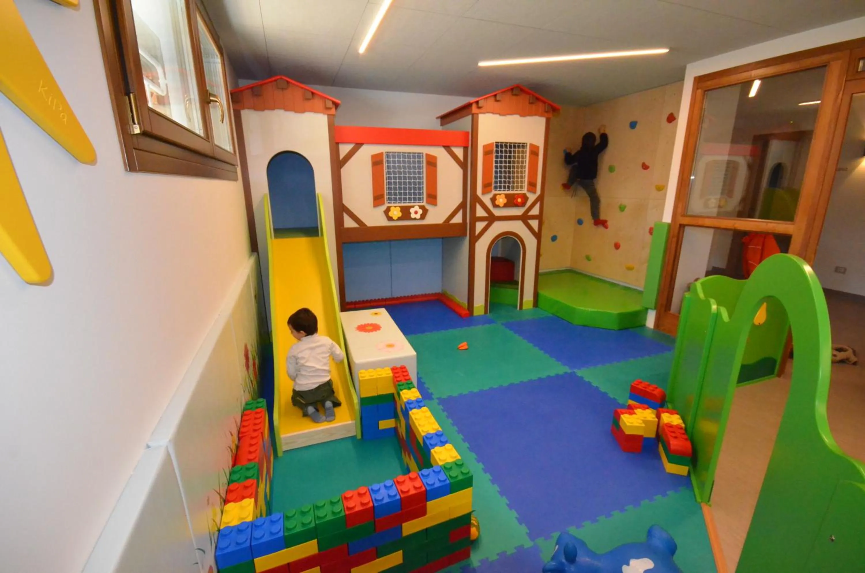 Other in Residence Peniè