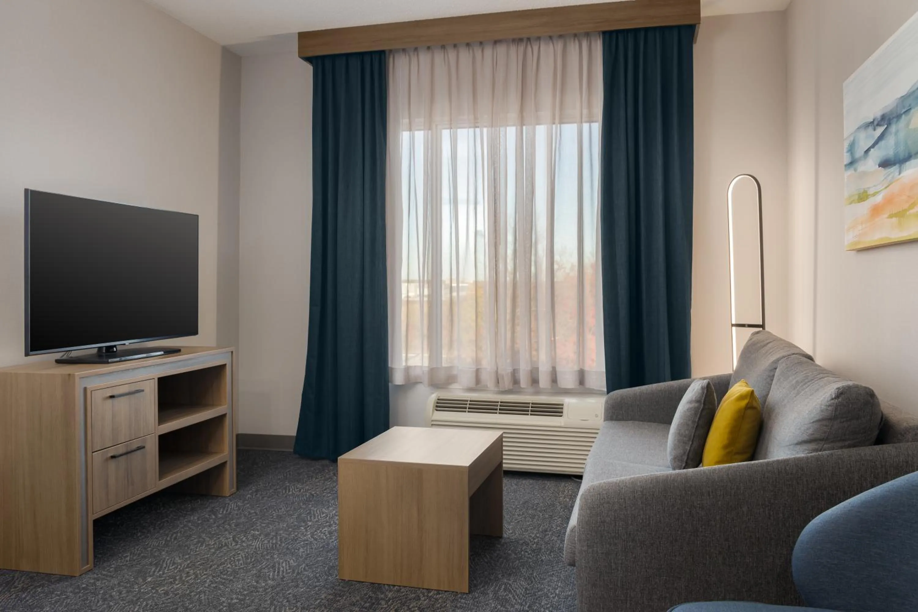 TV and multimedia in Homewood Suites by Hilton Toronto-Ajax