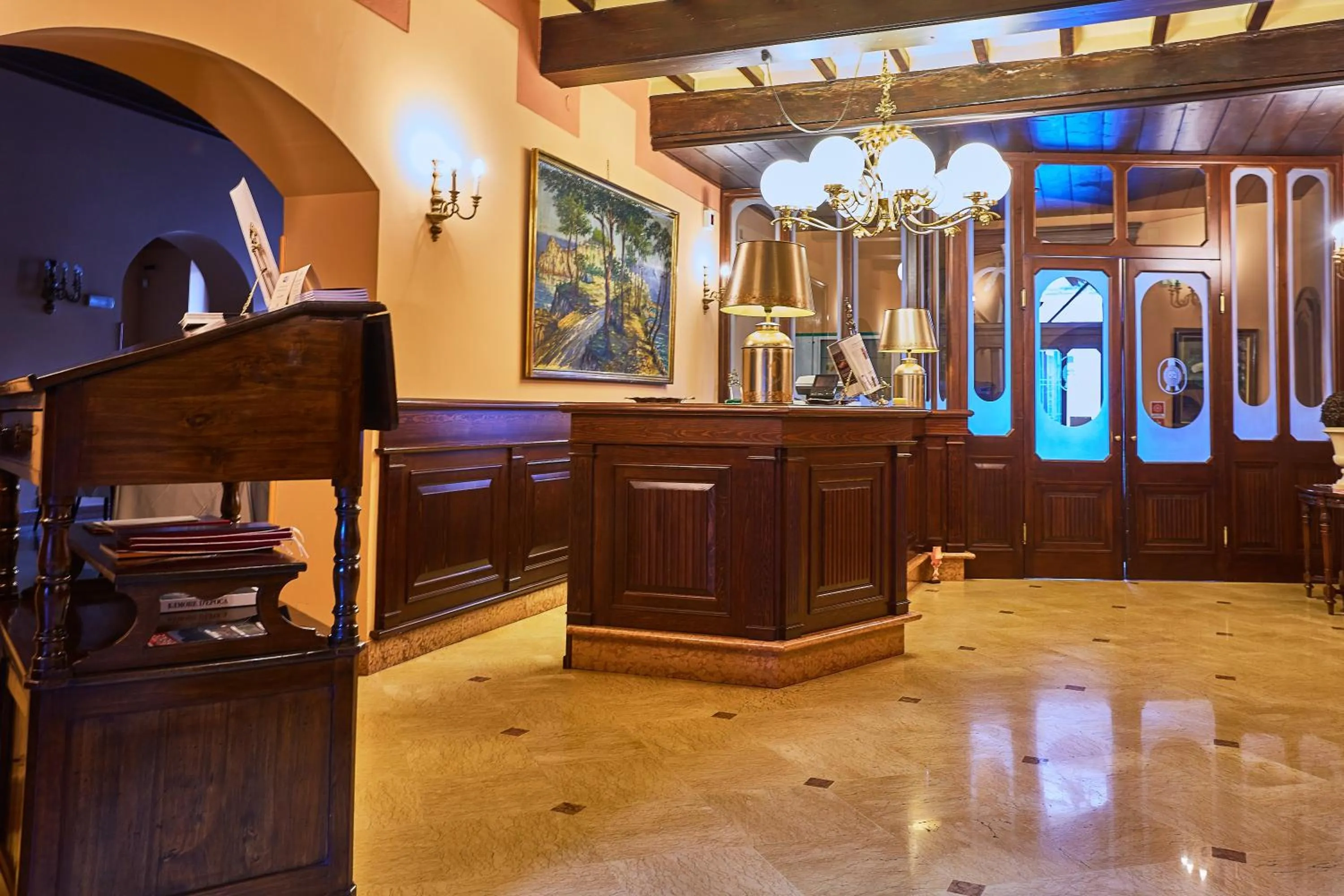 Lobby or reception in Albergo Trattoria Il Leone