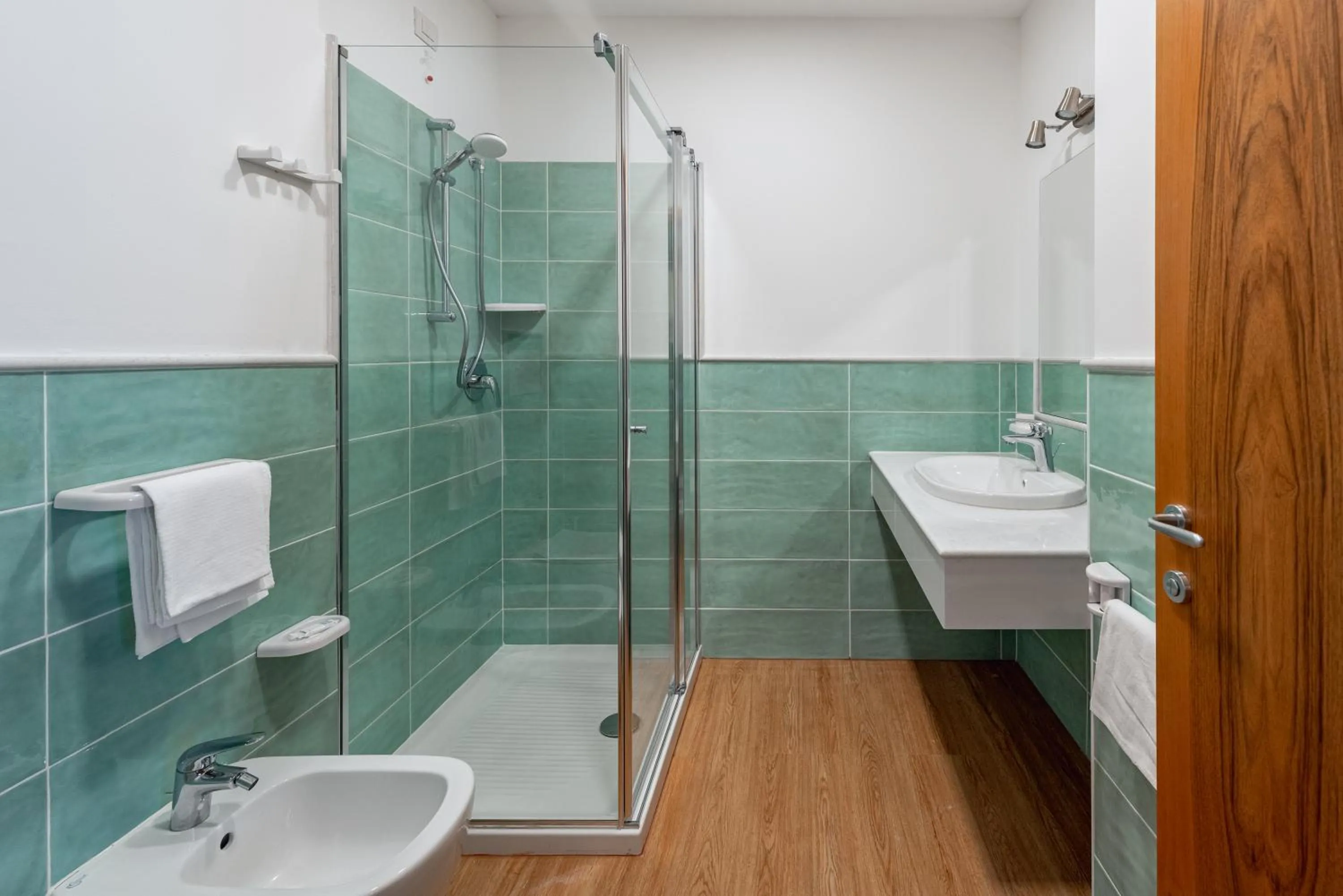 Shower in Hotel Palme & Suite