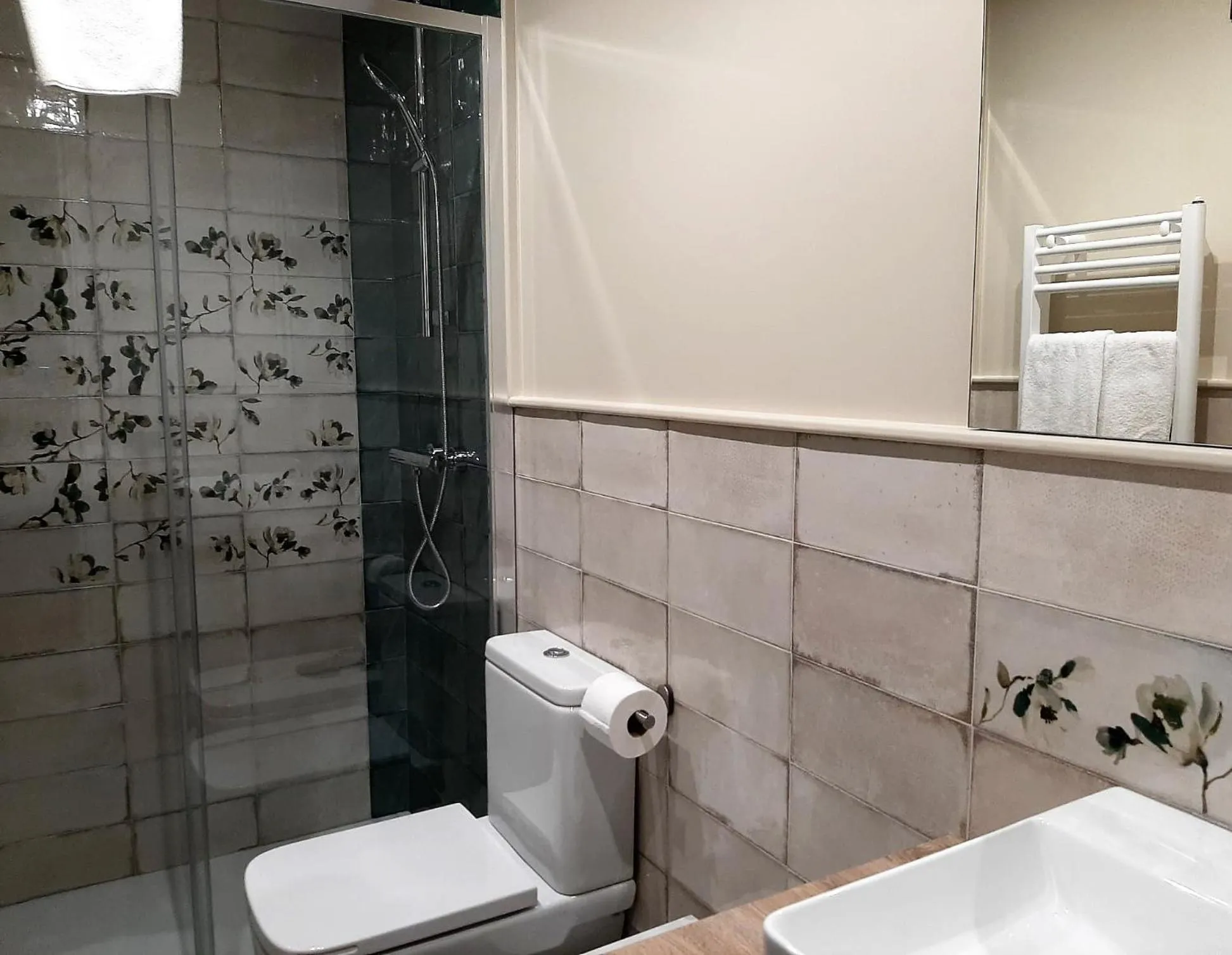 Shower in Apartamentos Celestina by gaiarooms