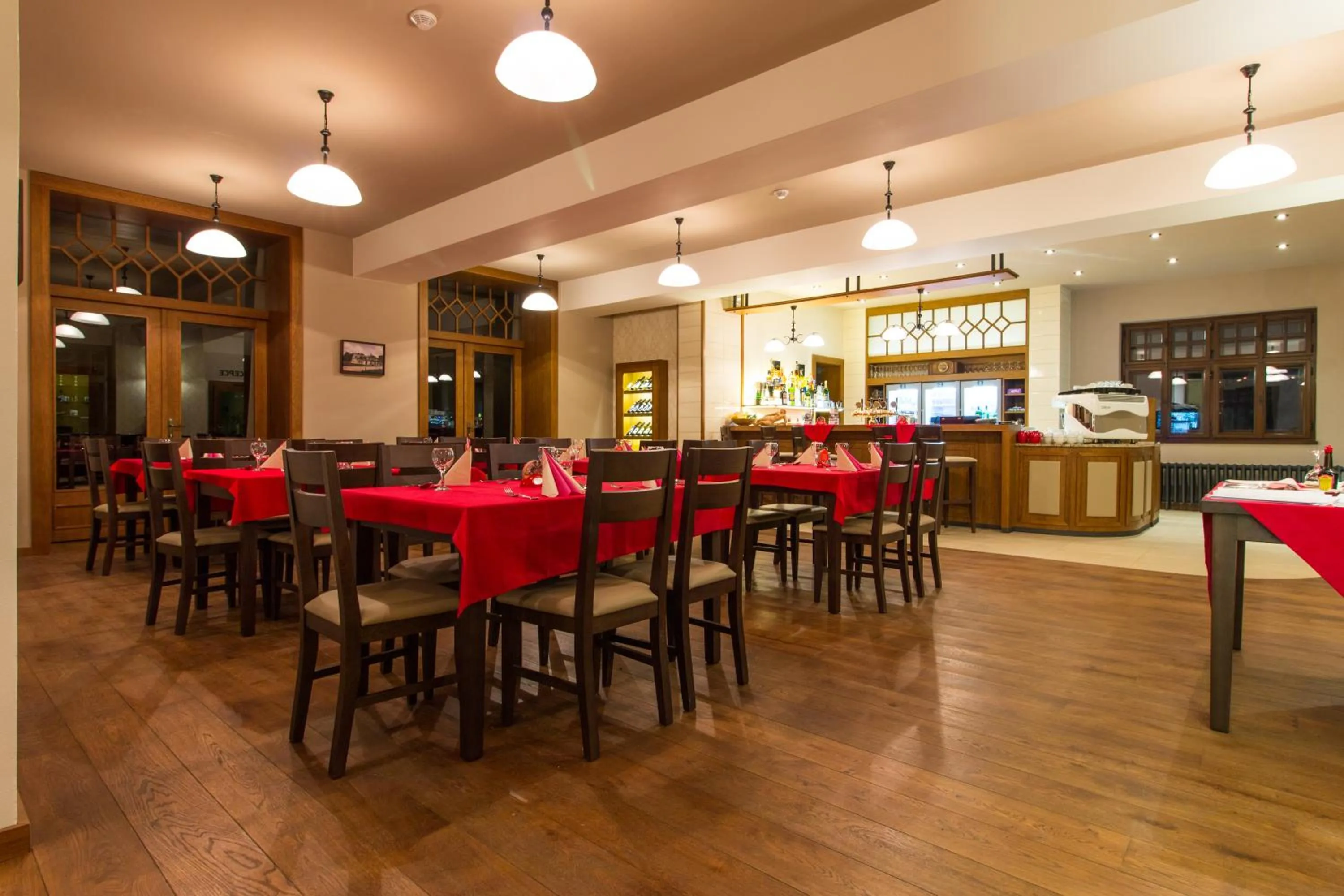 Restaurant/places to eat in Hotel Franz