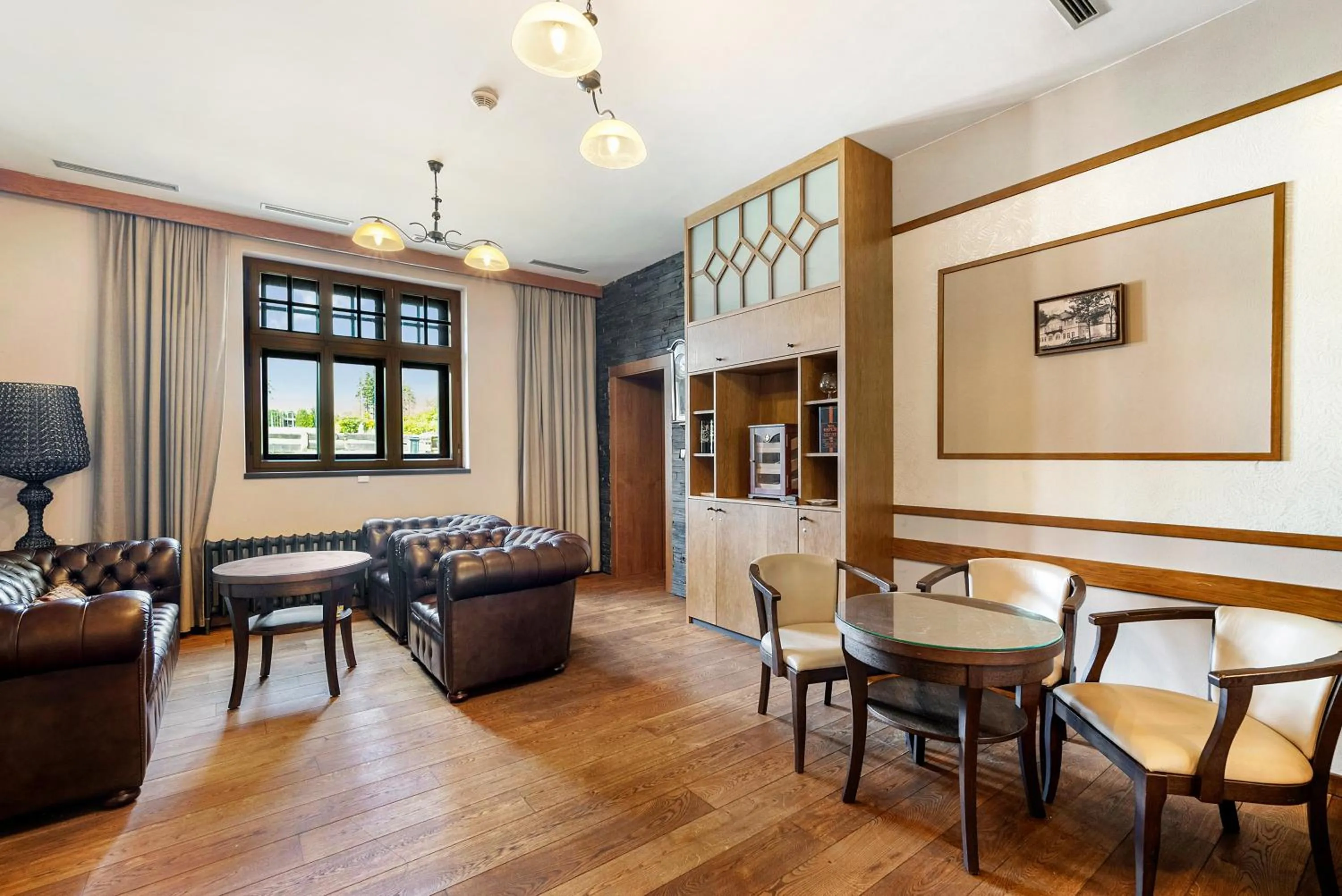 Restaurant/places to eat in Hotel Franz