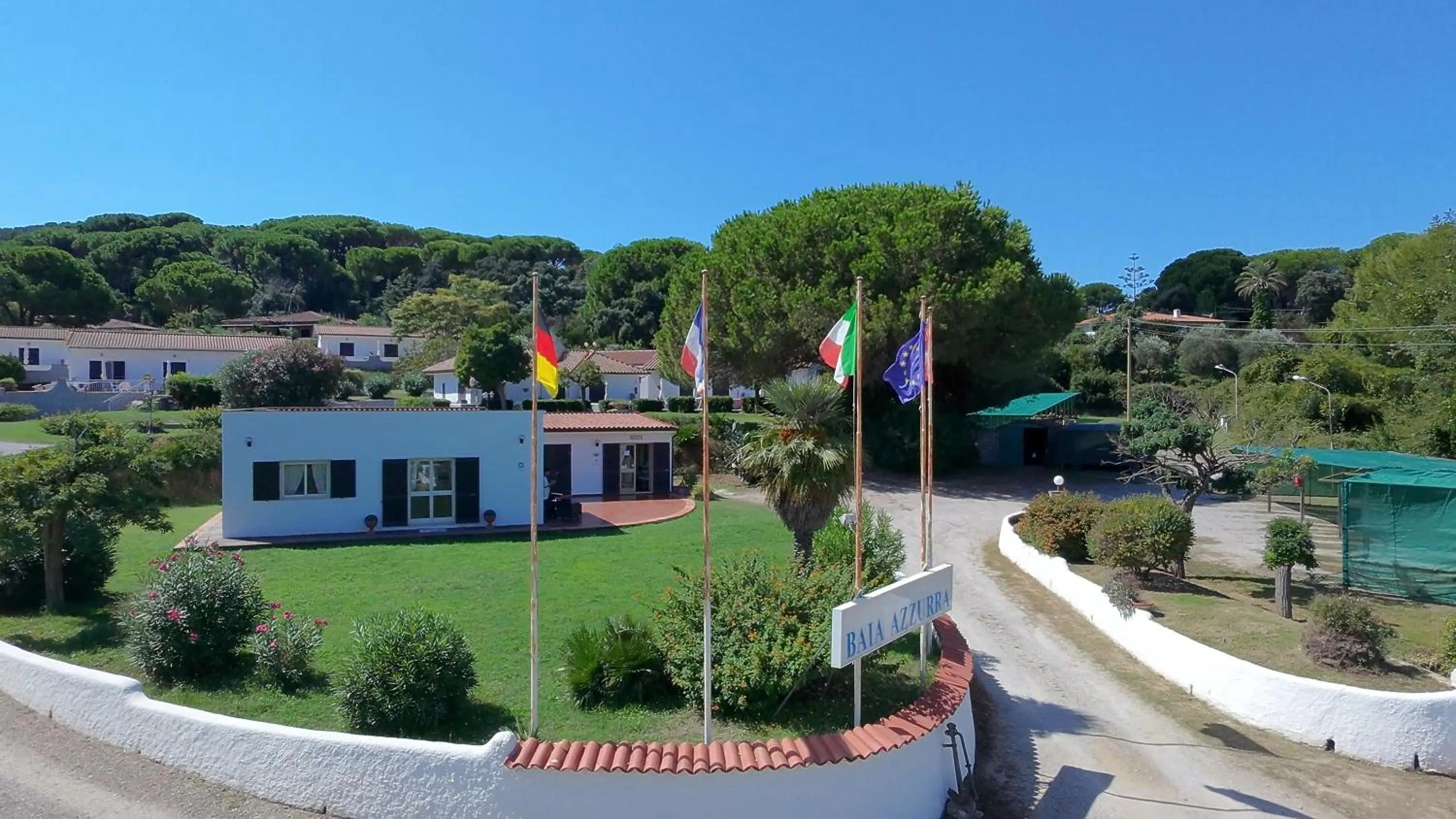 Street view in Baia Azzurra