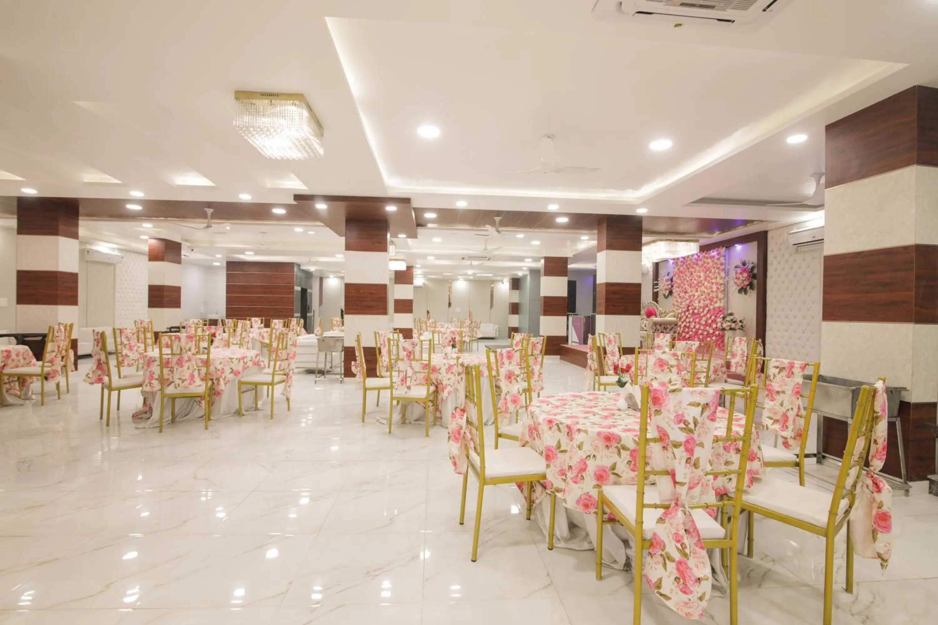 Banquet/Function facilities in Twin Towers