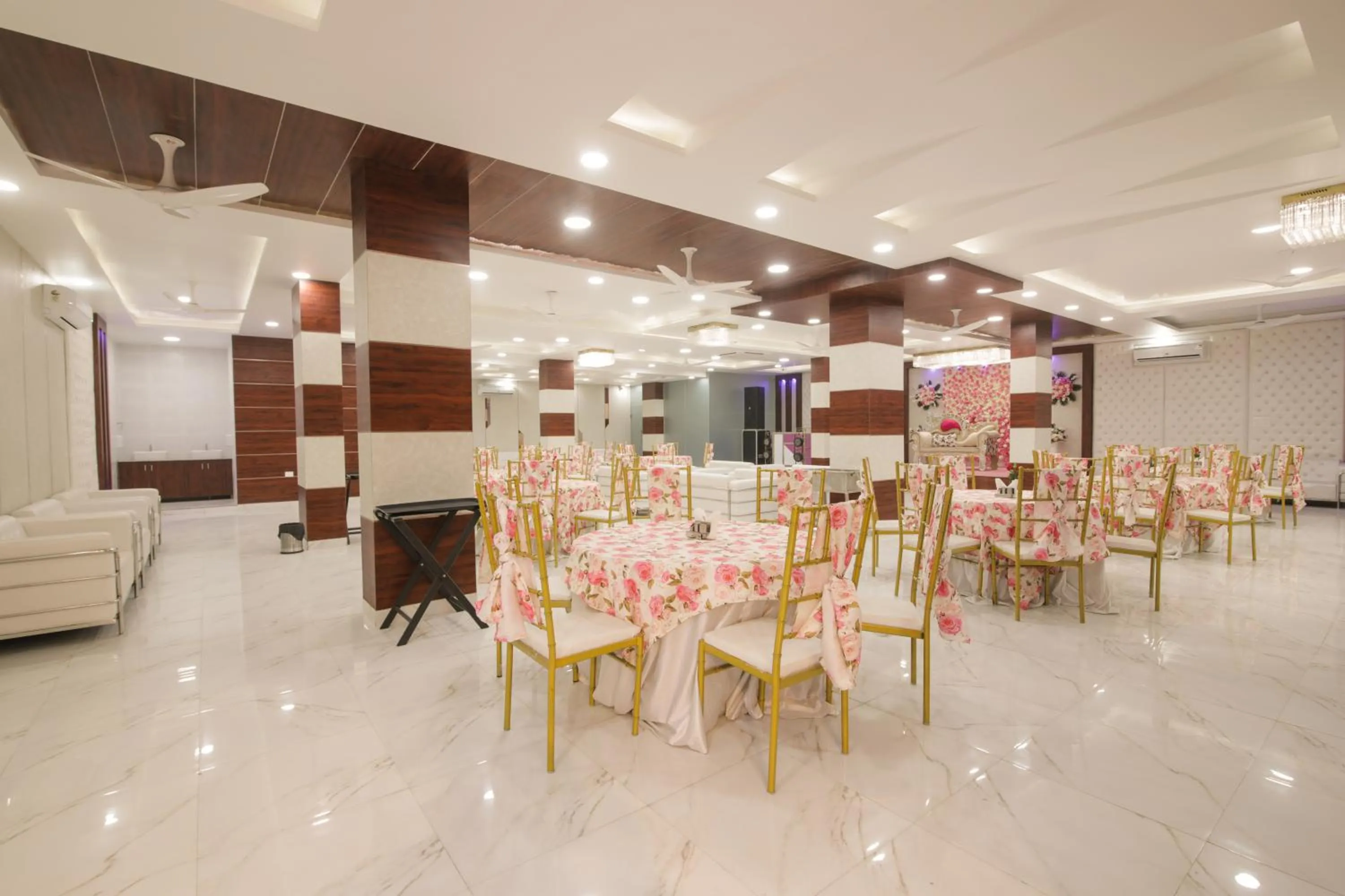 Banquet/Function facilities in Twin Towers