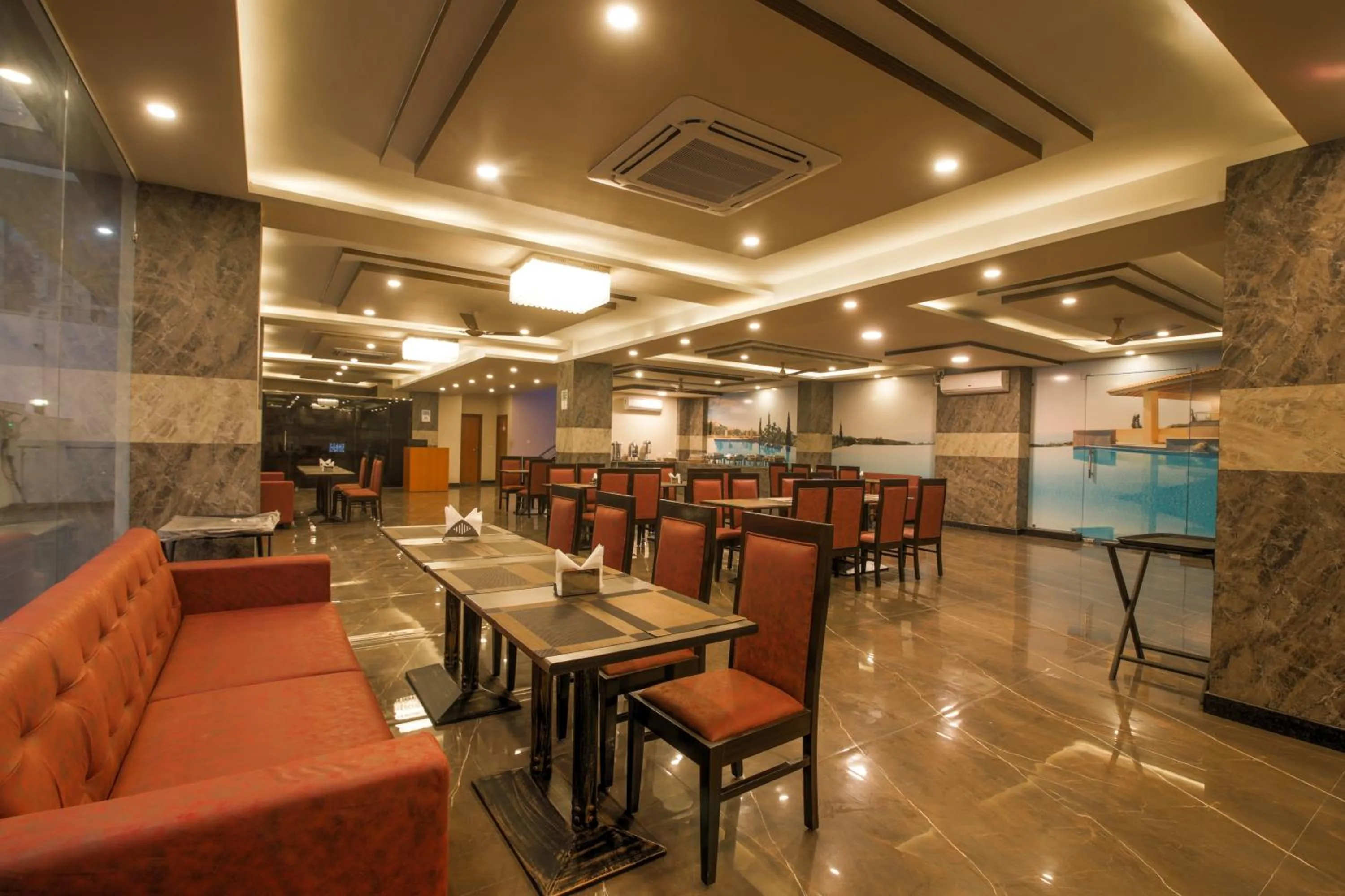 Restaurant/places to eat in Twin Towers