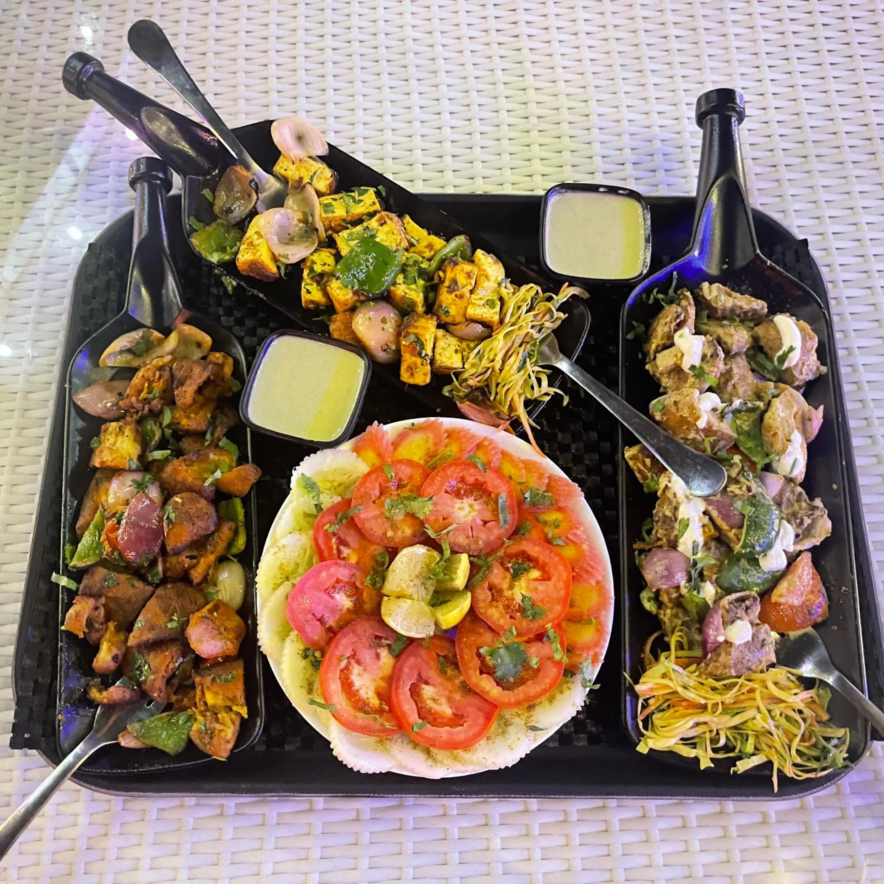 Restaurant/places to eat in Twin Towers