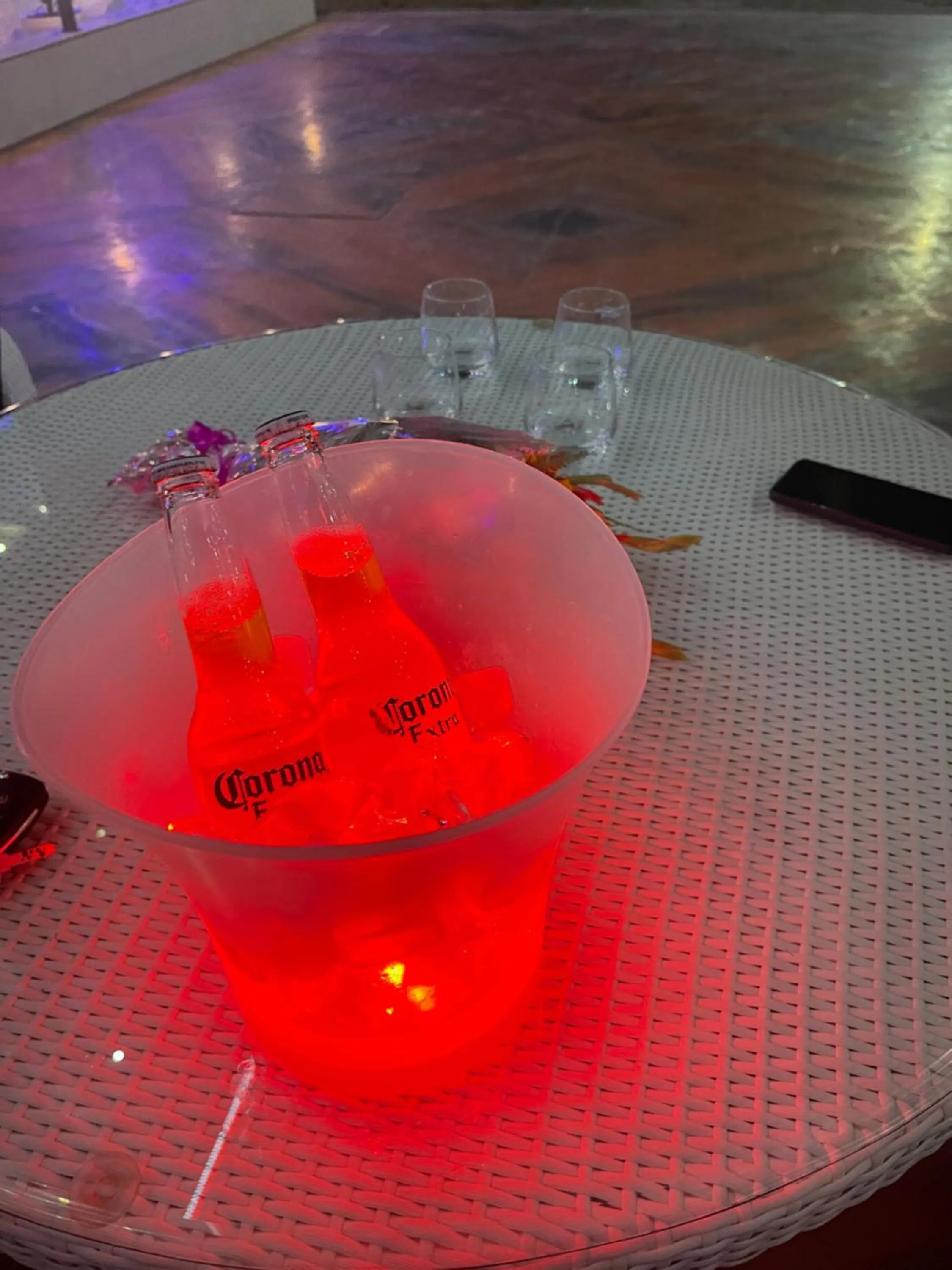 Restaurant/places to eat in Twin Towers