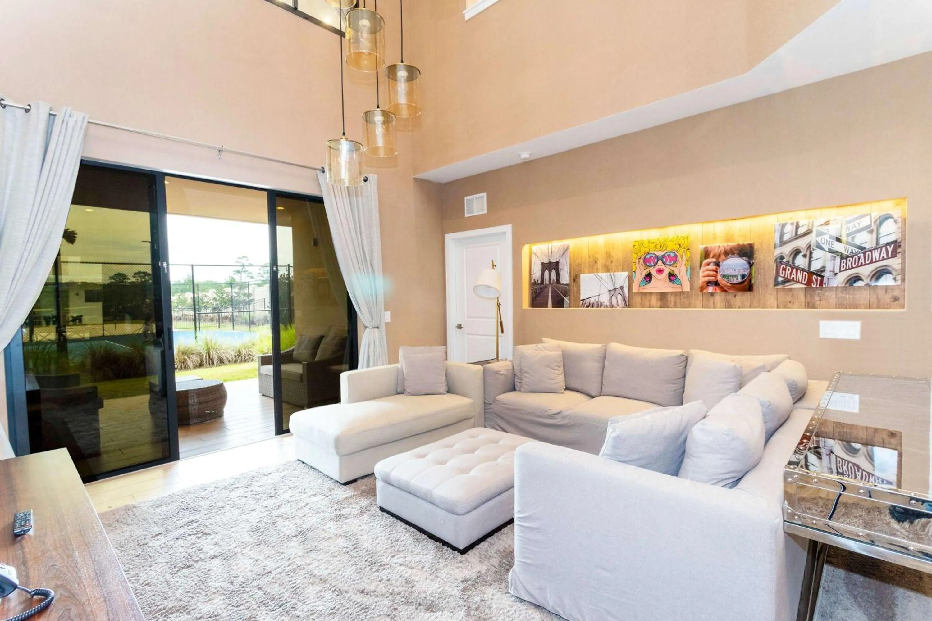 Gorgeous 4Bd Close to Disney @ Magic Village 7581