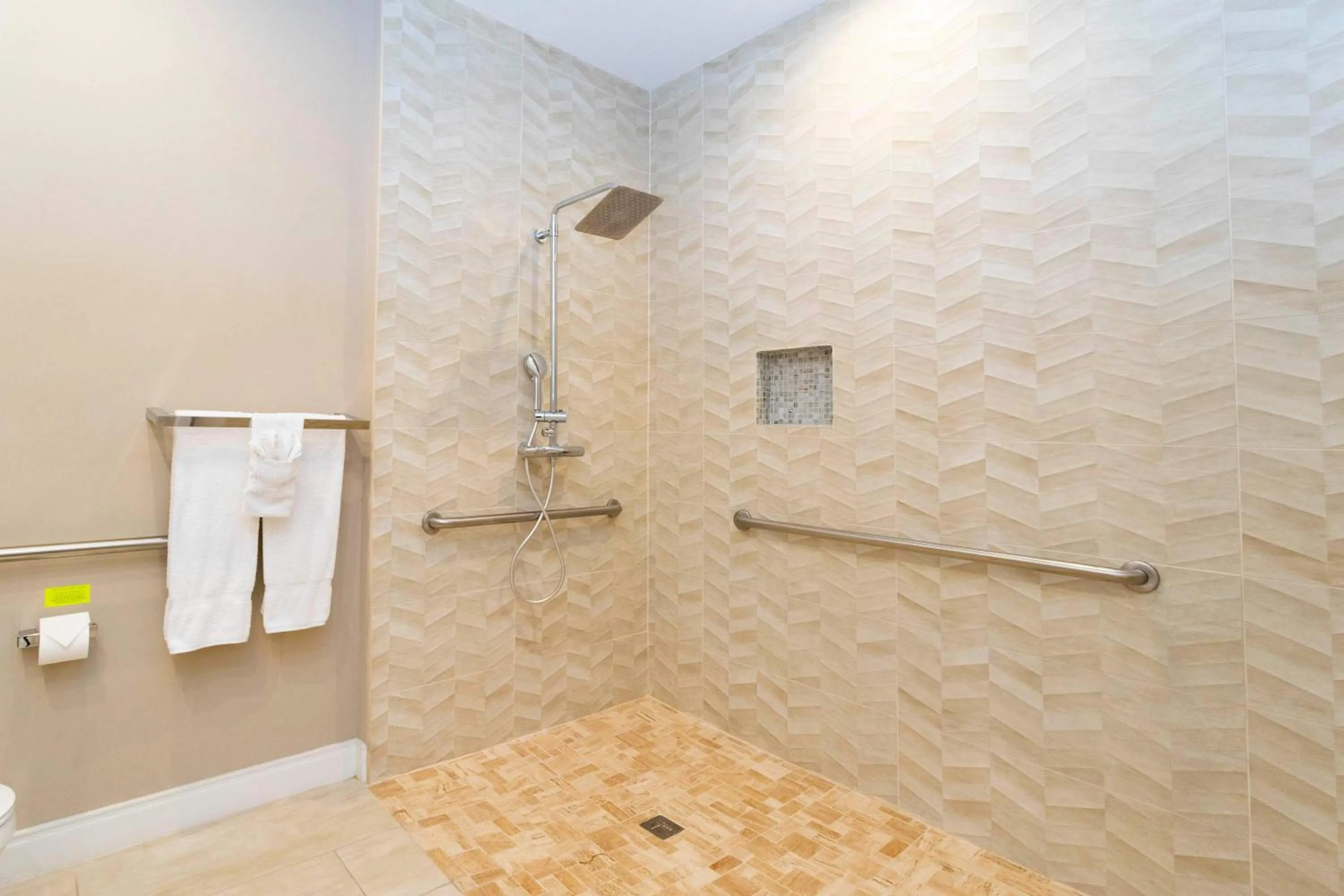 Gorgeous 4Bd Close to Disney @ Magic Village 7581