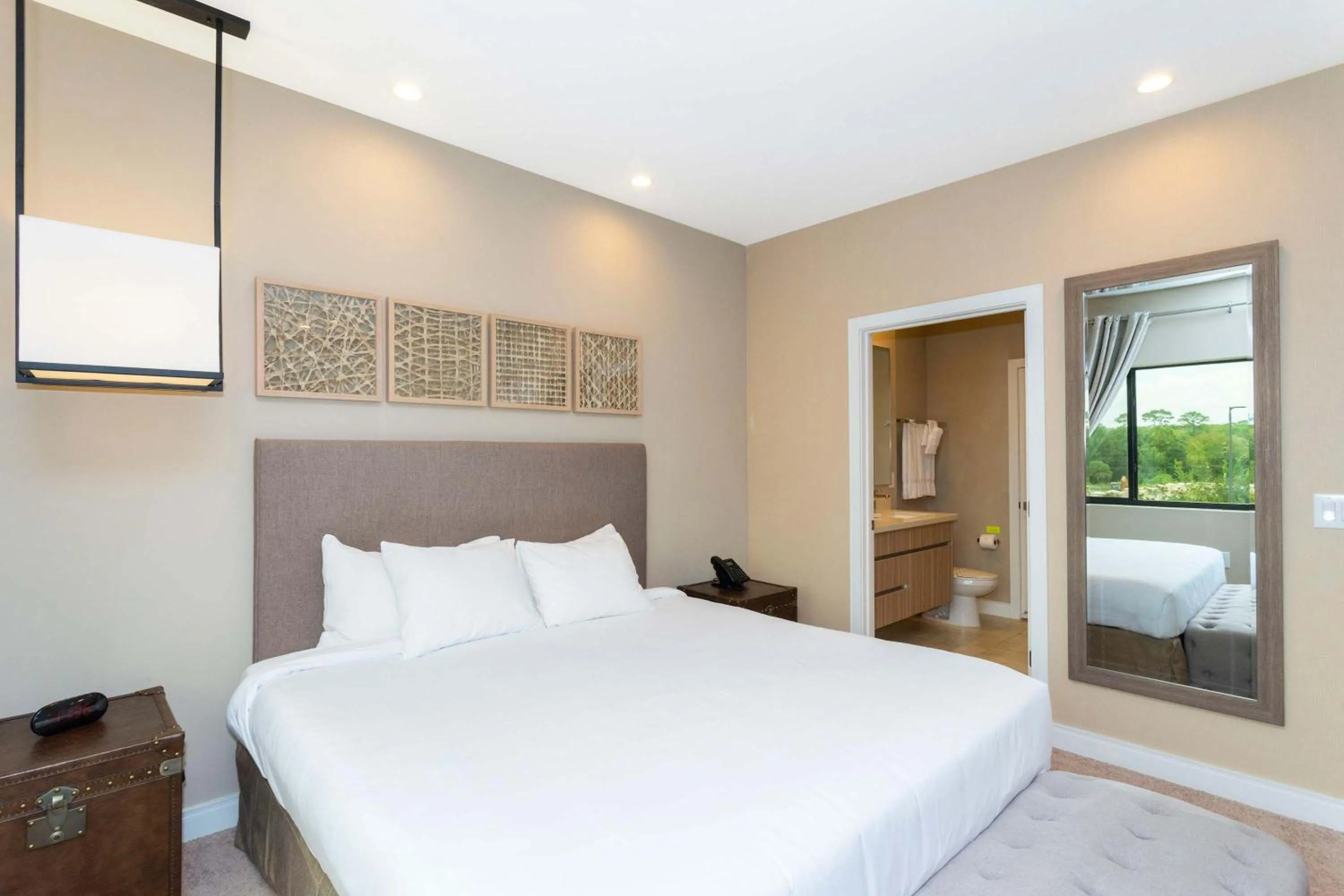 Bed in Gorgeous 4Bd Close to Disney @ Magic Village 7581