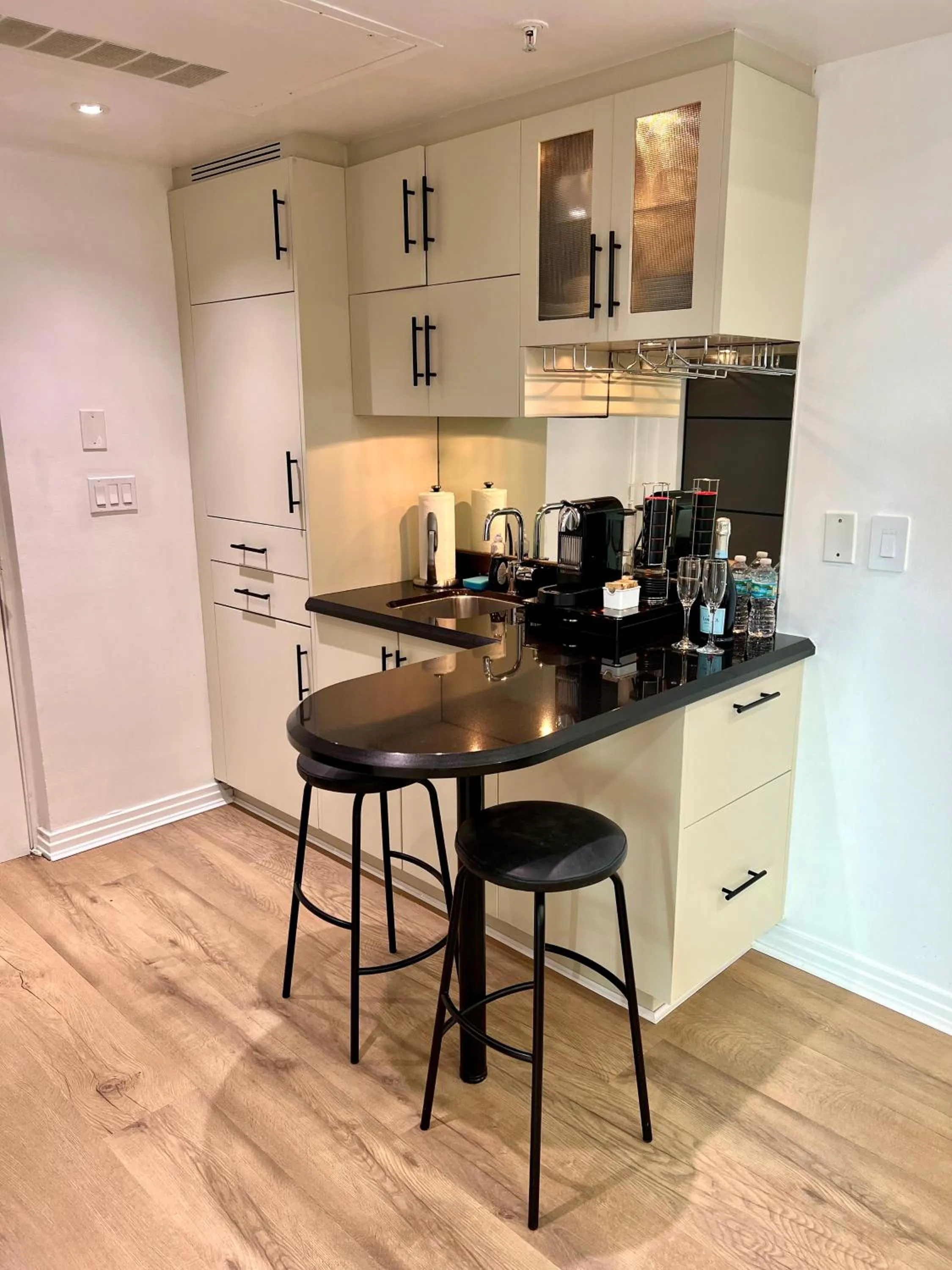 Coffee/tea facilities in Boutique Suites 3 min walk to beach