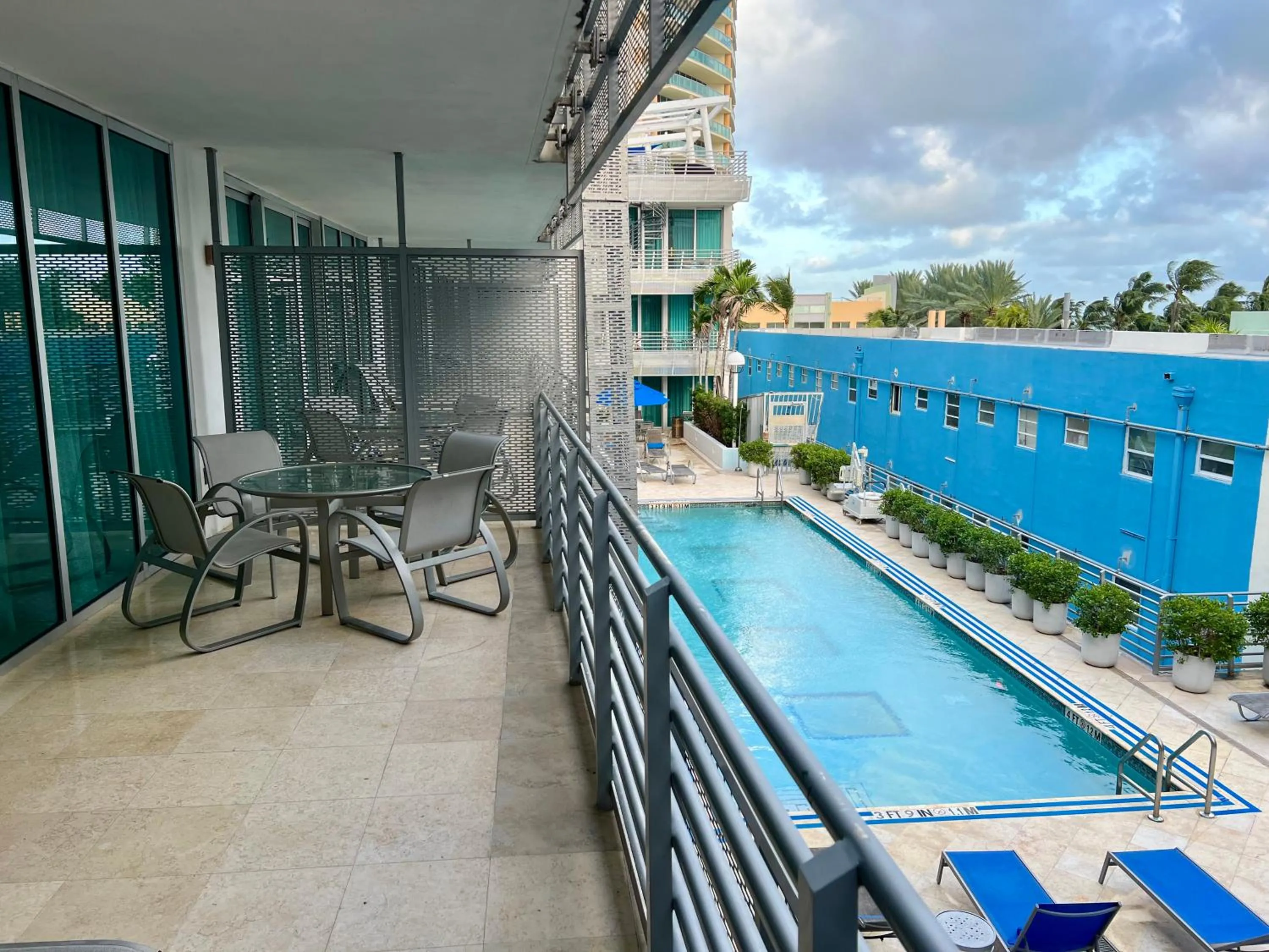 Day in Boutique Suites 3 min walk to beach