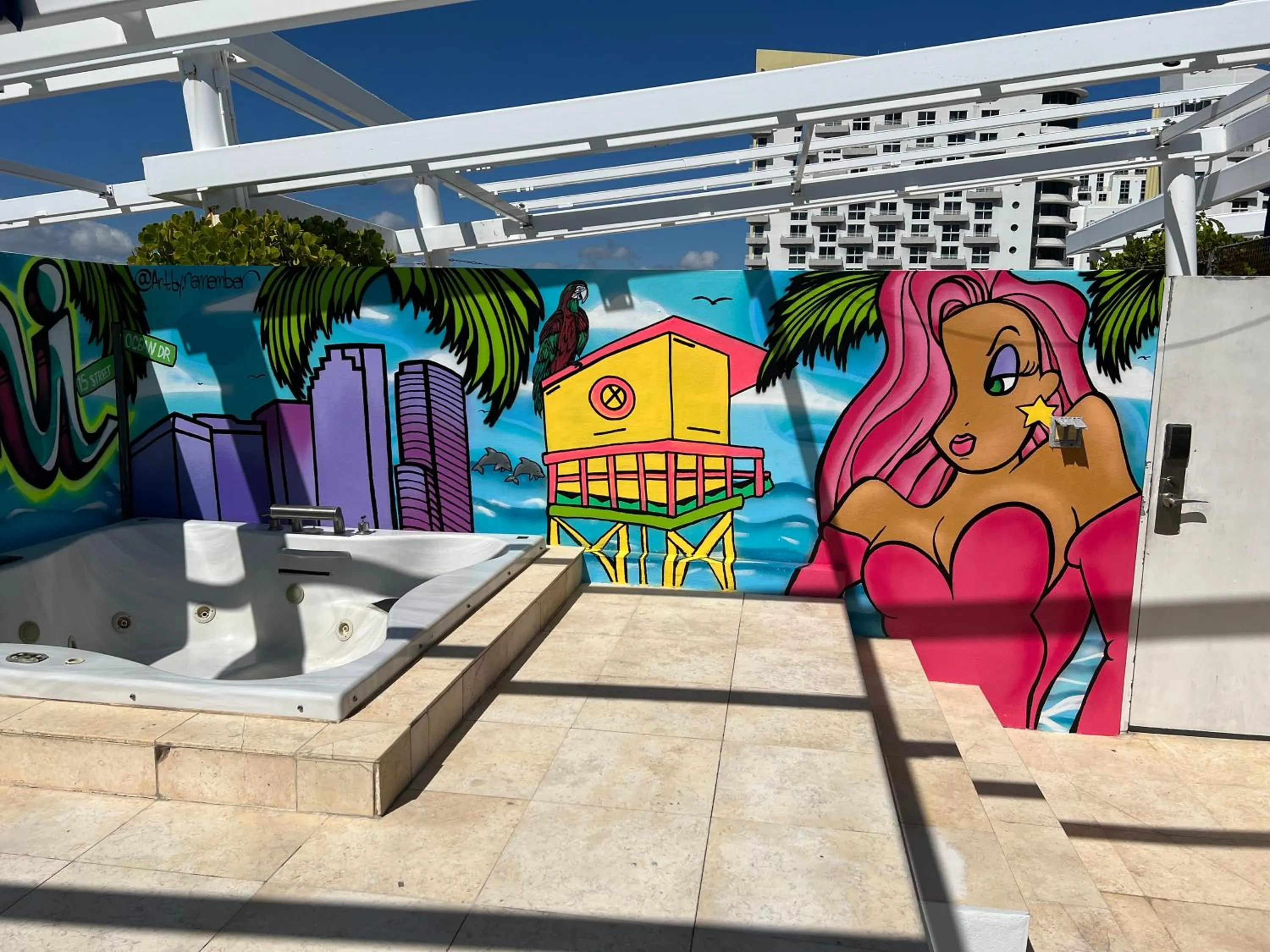 Day in Boutique Suites 3 min walk to beach