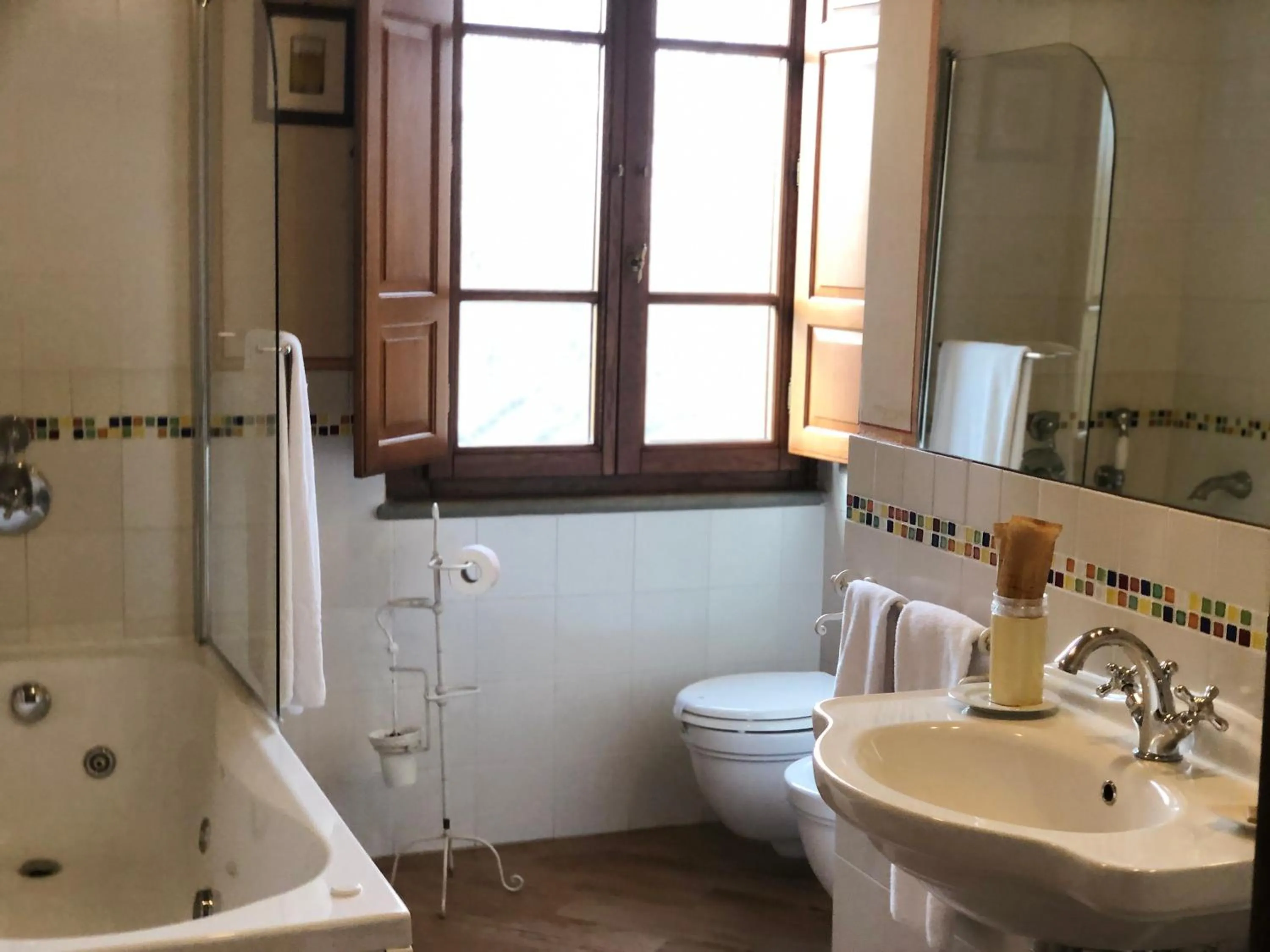 Bathroom in La Cantina Relais - Fattoria Il Cipresso