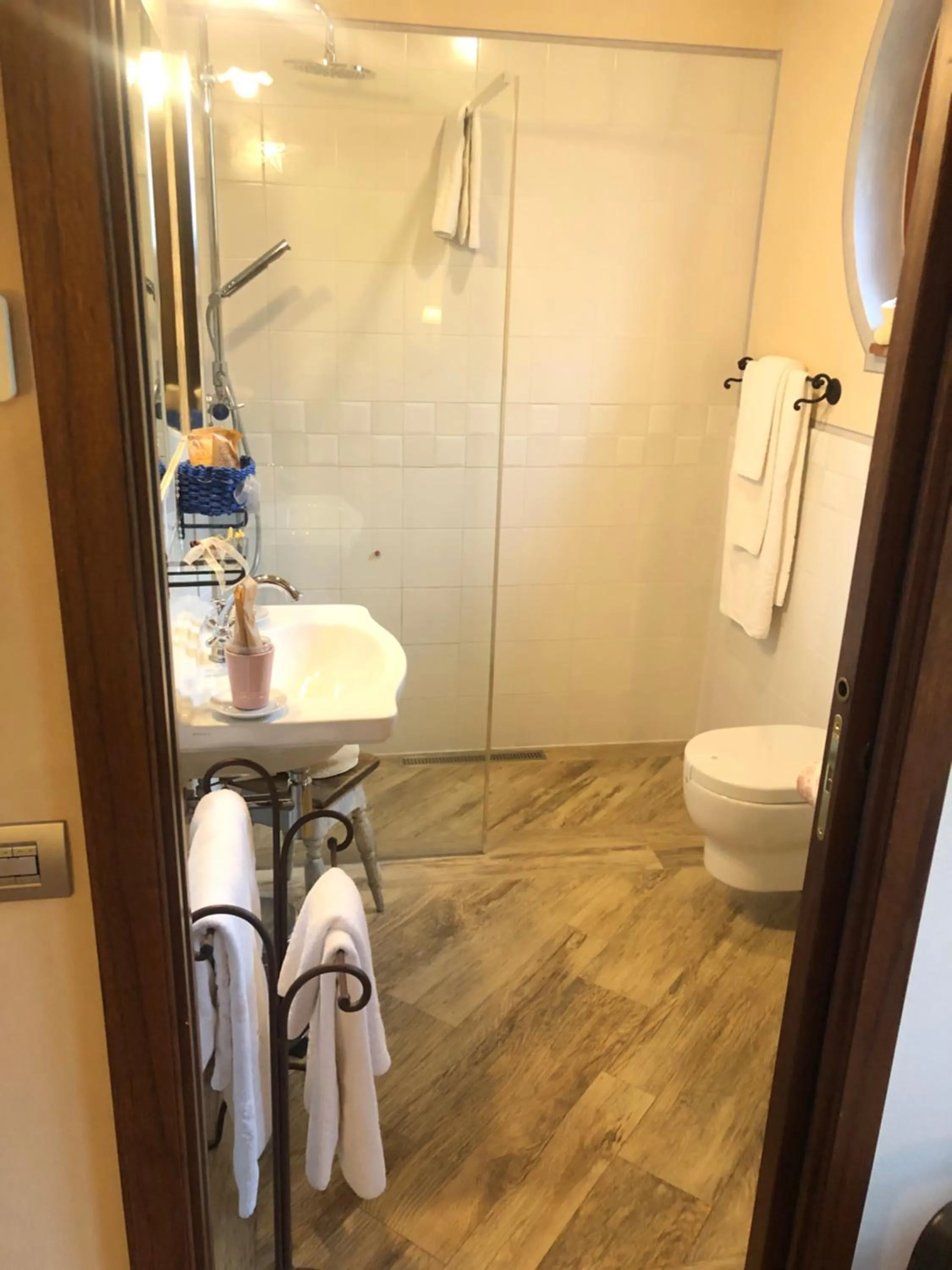 Bathroom in La Cantina Relais - Fattoria Il Cipresso