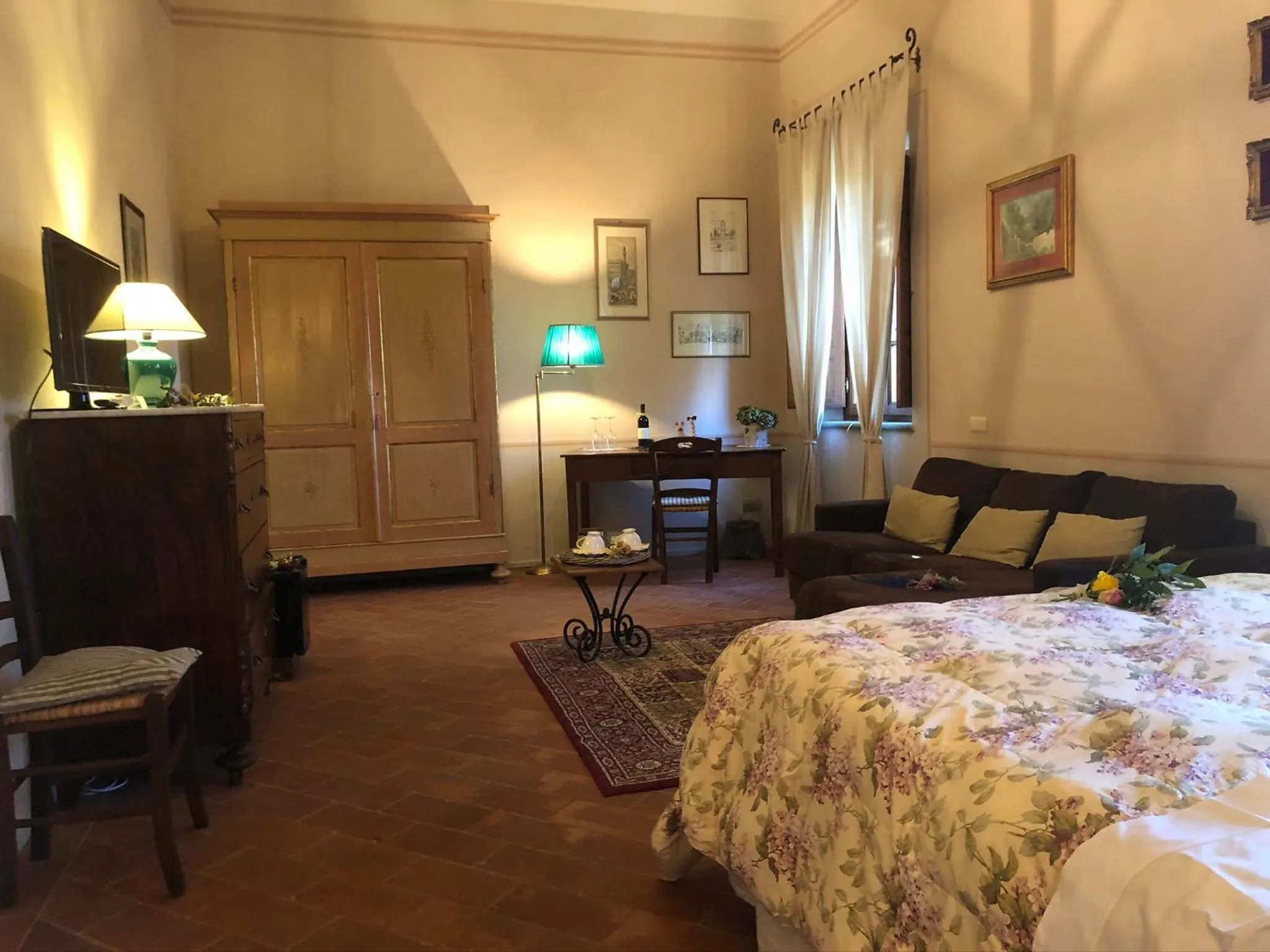 Photo of the whole room, Bed in La Cantina Relais - Fattoria Il Cipresso