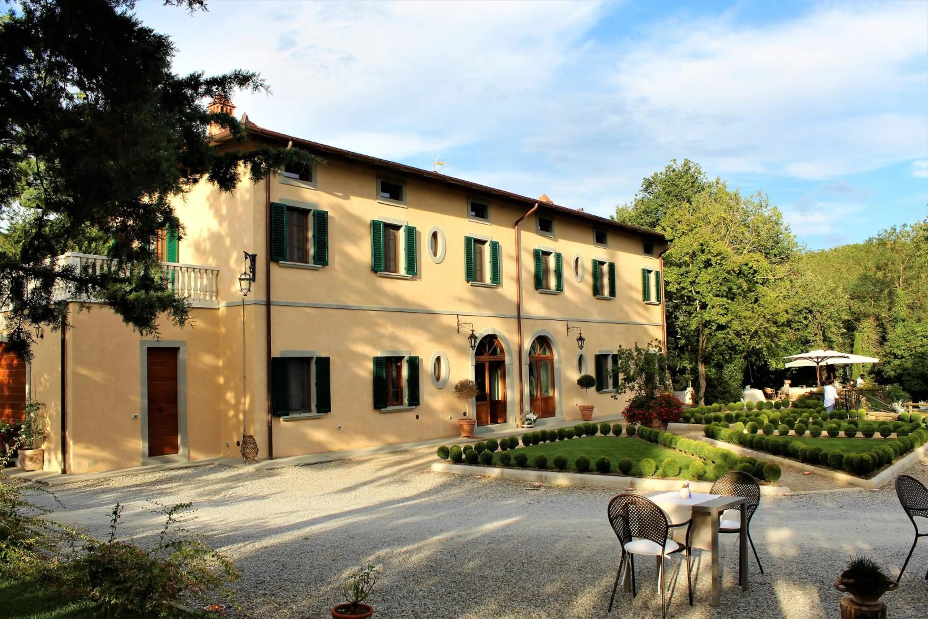 Facade/entrance in La Cantina Relais - Fattoria Il Cipresso