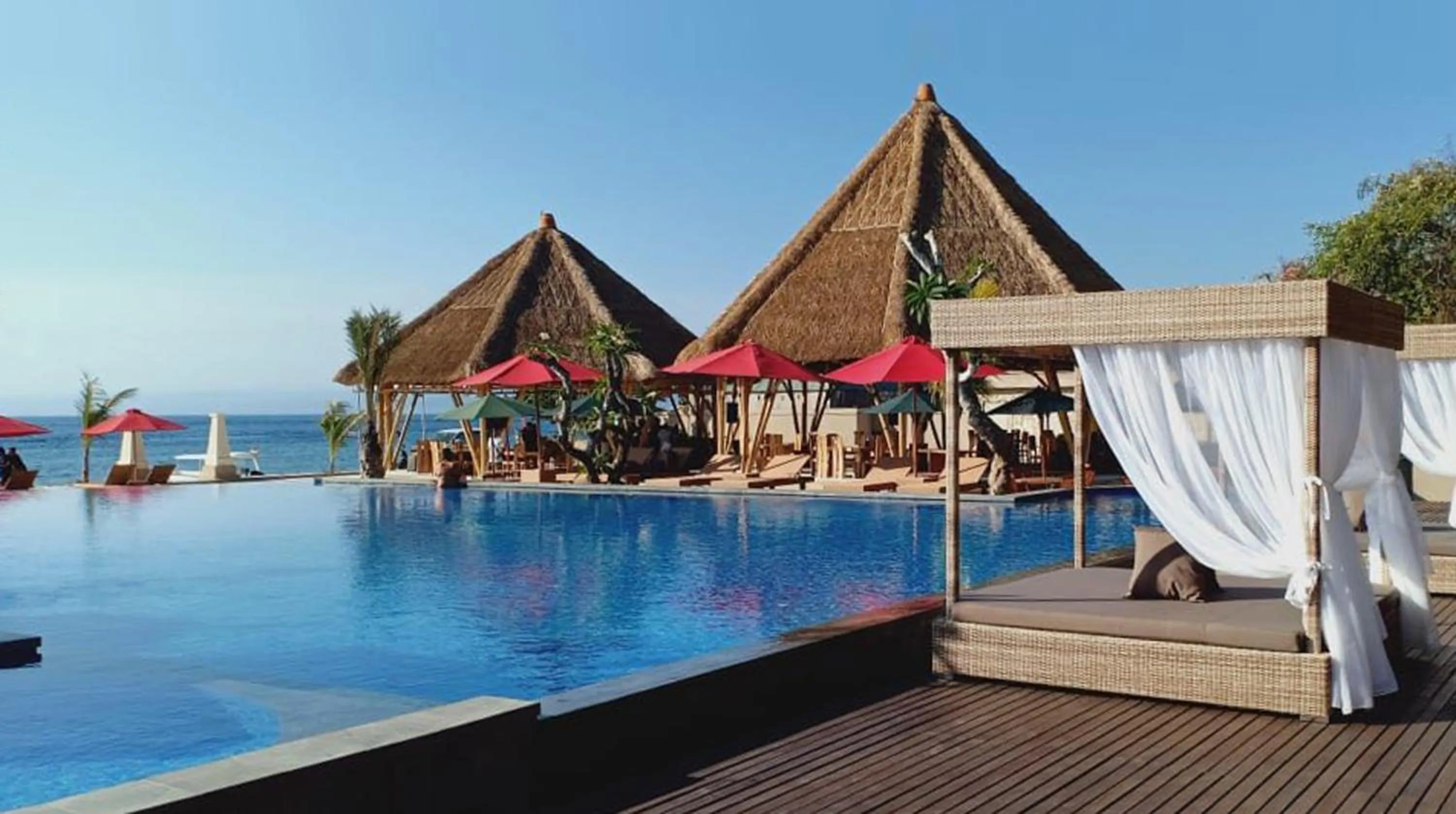 Swimming pool in Maruti Beach Club