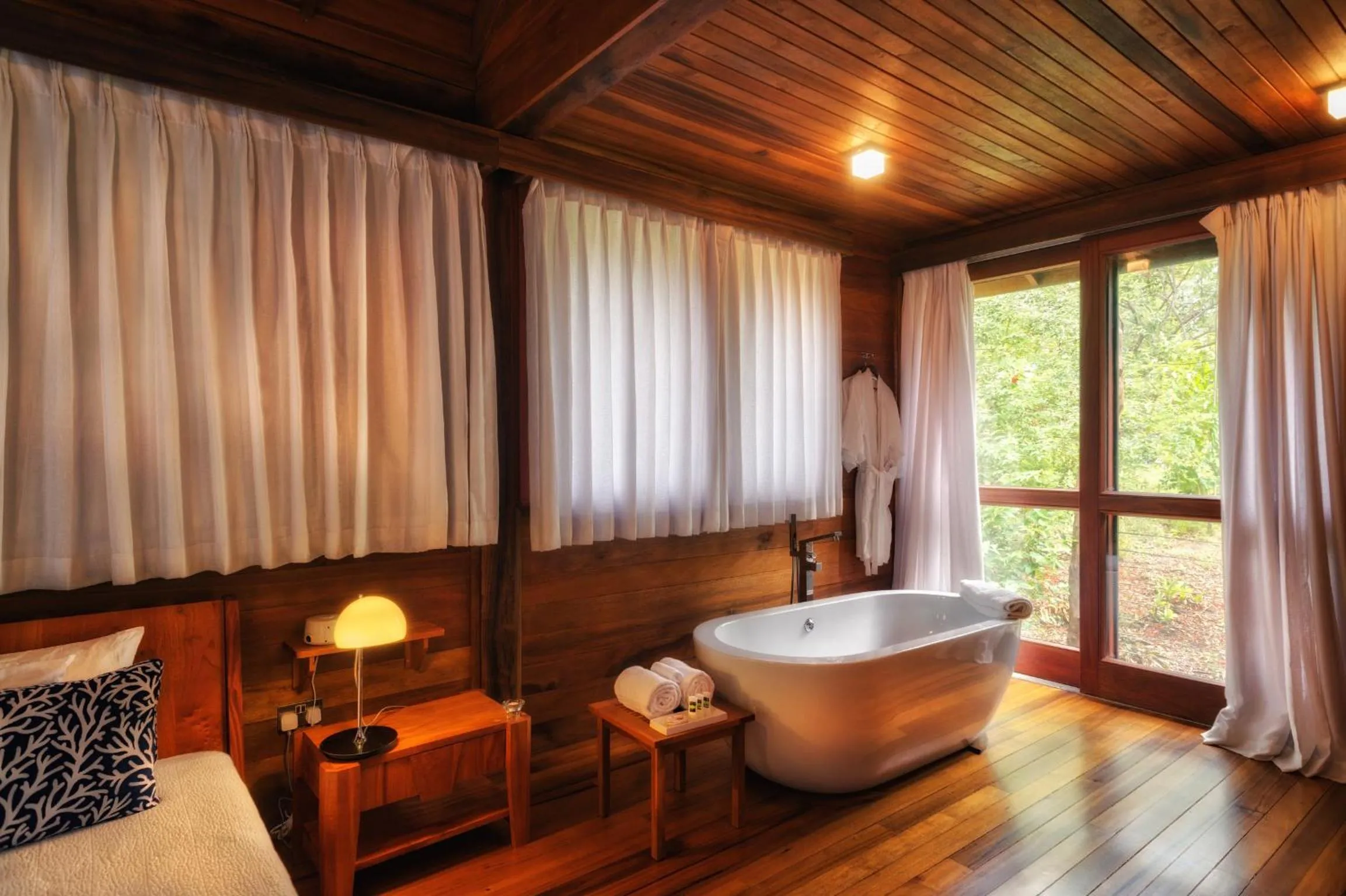 Bathroom, Bed in Secret Bay
