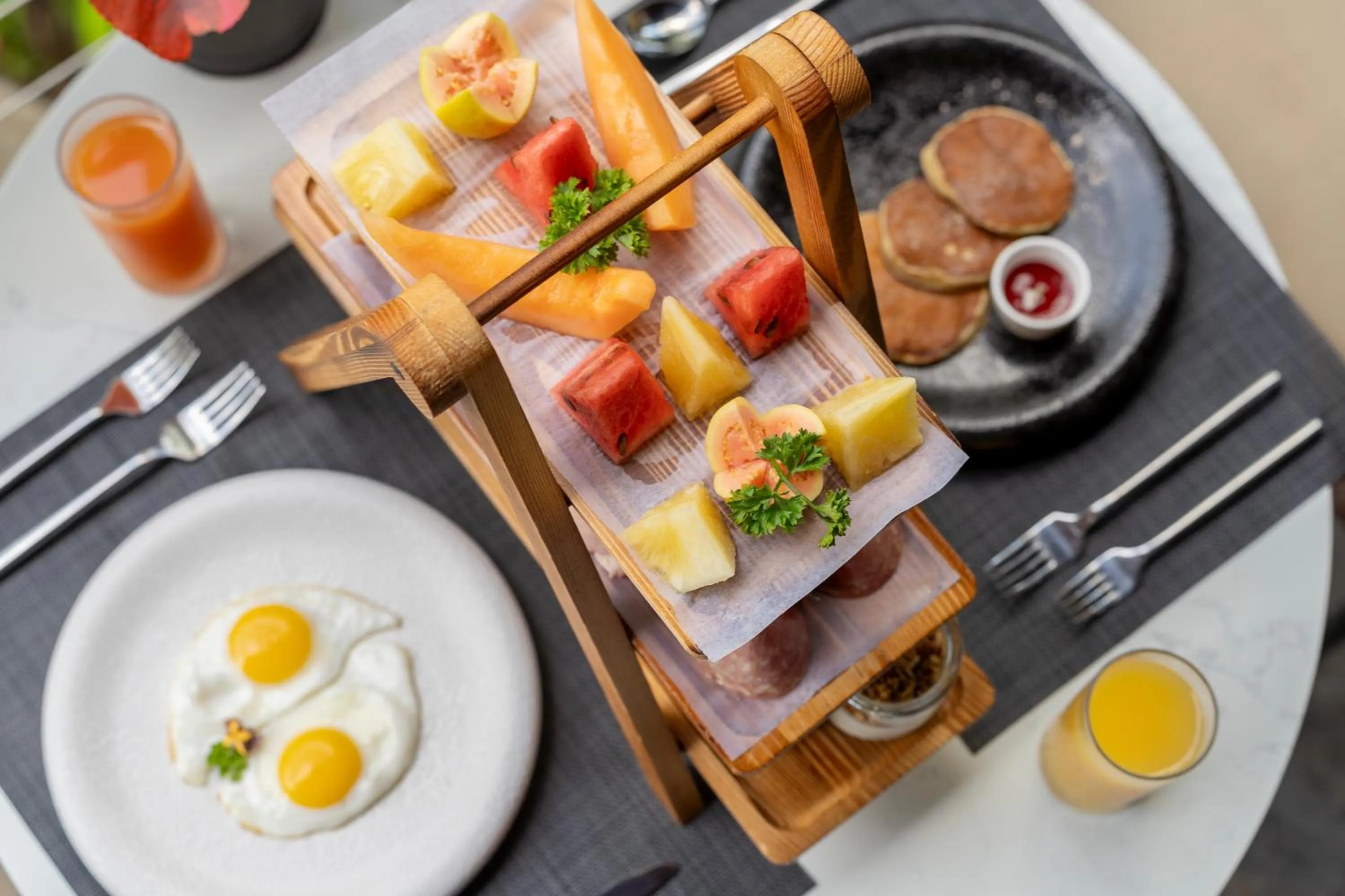 Breakfast in Secret Bay