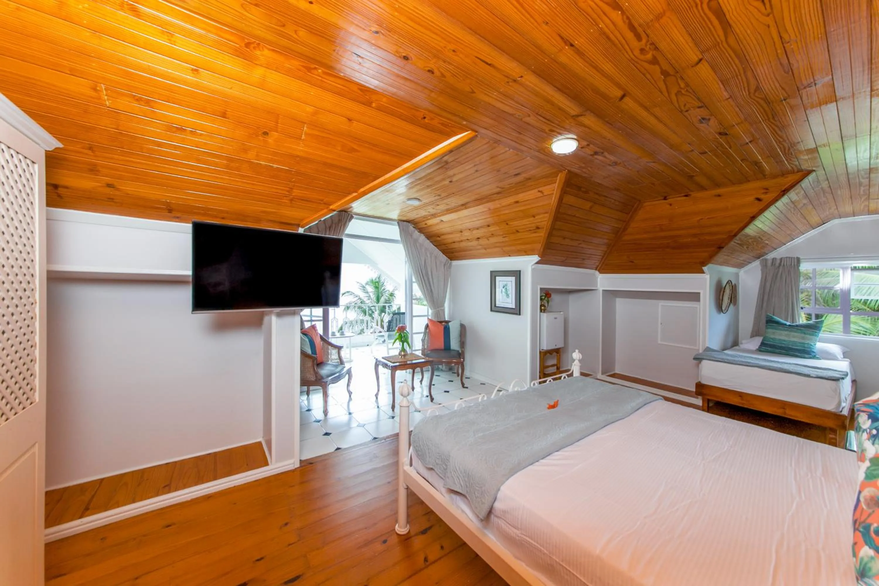 Bed in Palm Beach Hotel