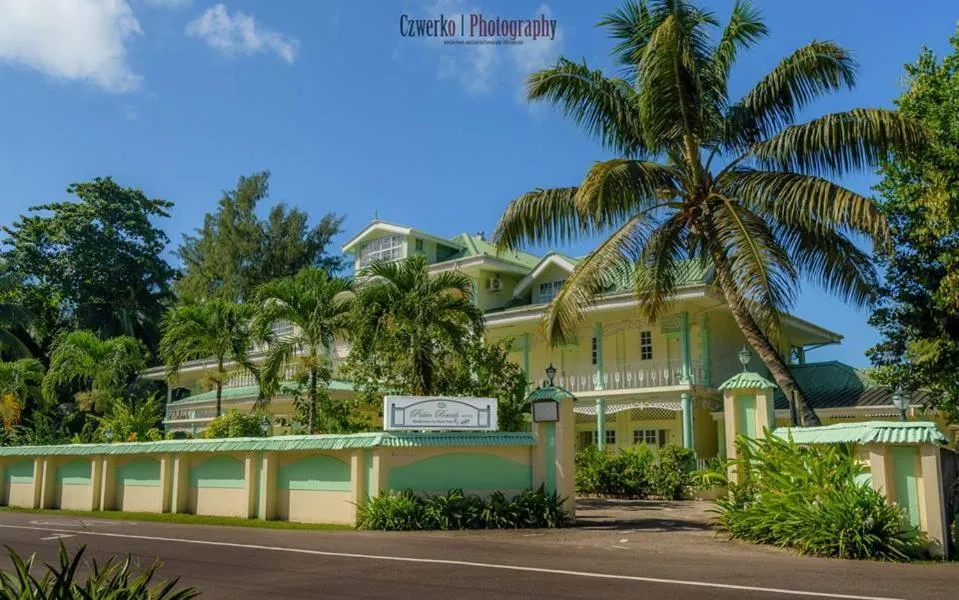 Property building in Palm Beach Hotel