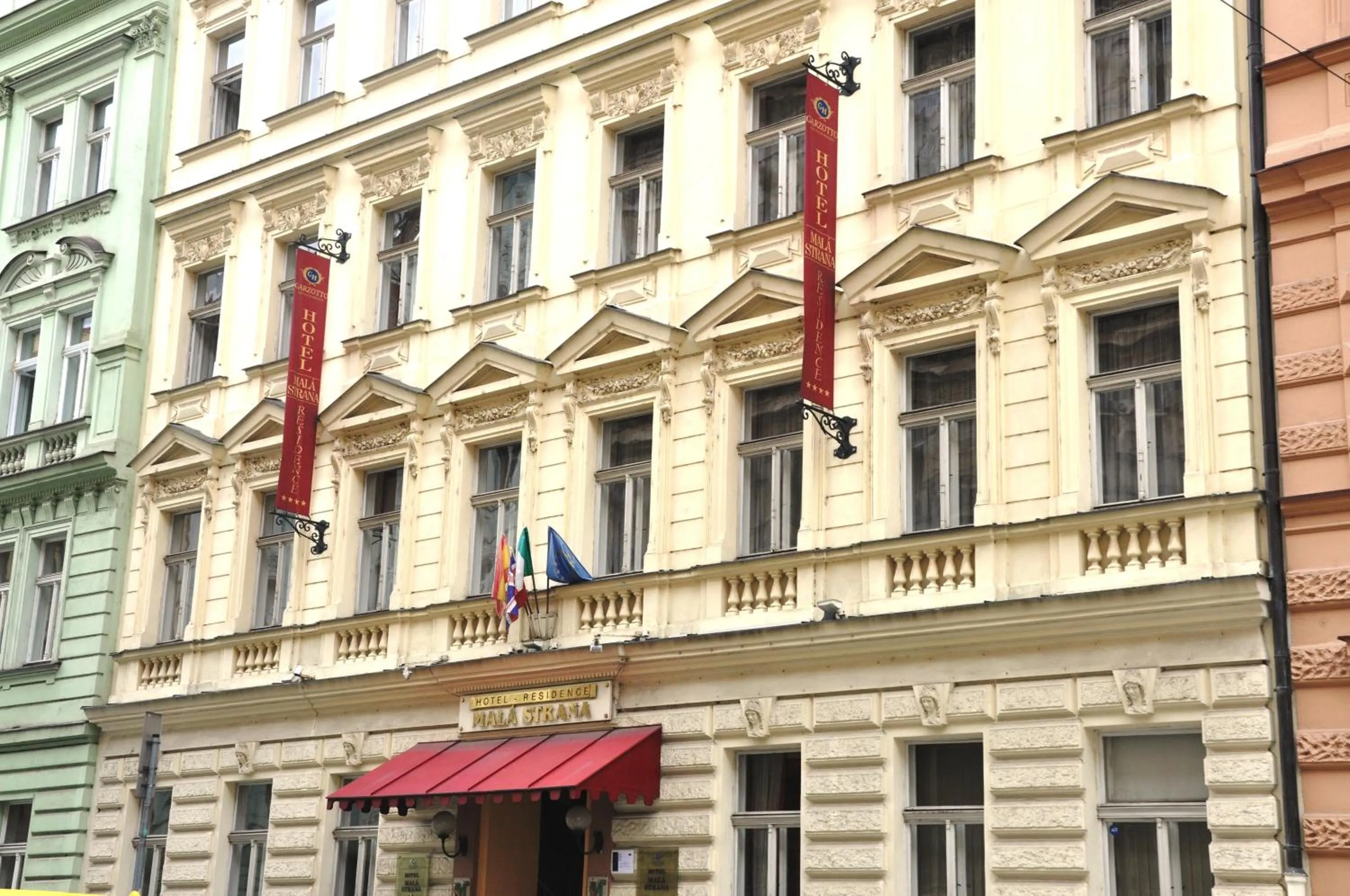 Facade/entrance in Hotel Malá Strana