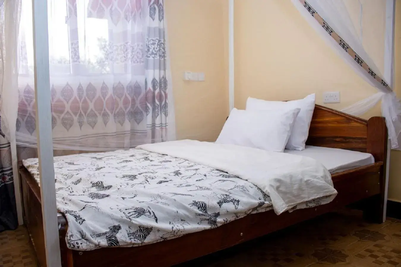 Single Room with Pool View - single occupancy in Kilimanjaro Snow Peak Hotel Single Room with Pool View - single occupancy in Kilimanjaro Snow Peak Hotel