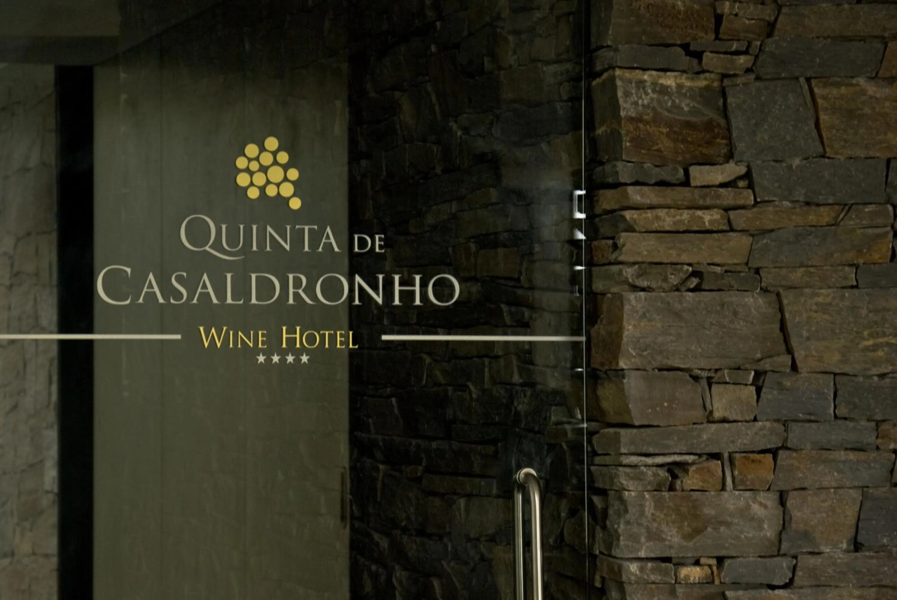 Logo/Certificate/Sign in Quinta De Casaldronho Wine Hotel