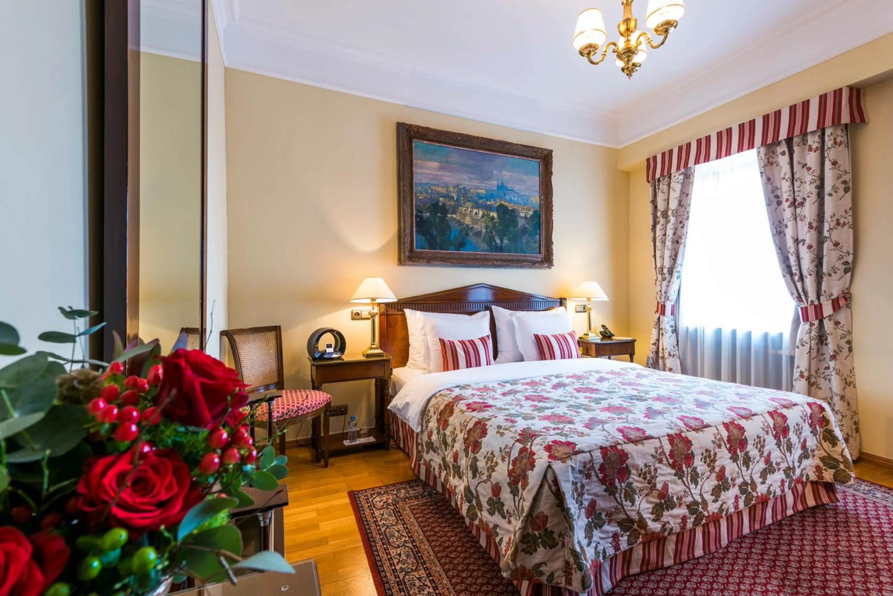 Bedroom, Bed in Golden Well