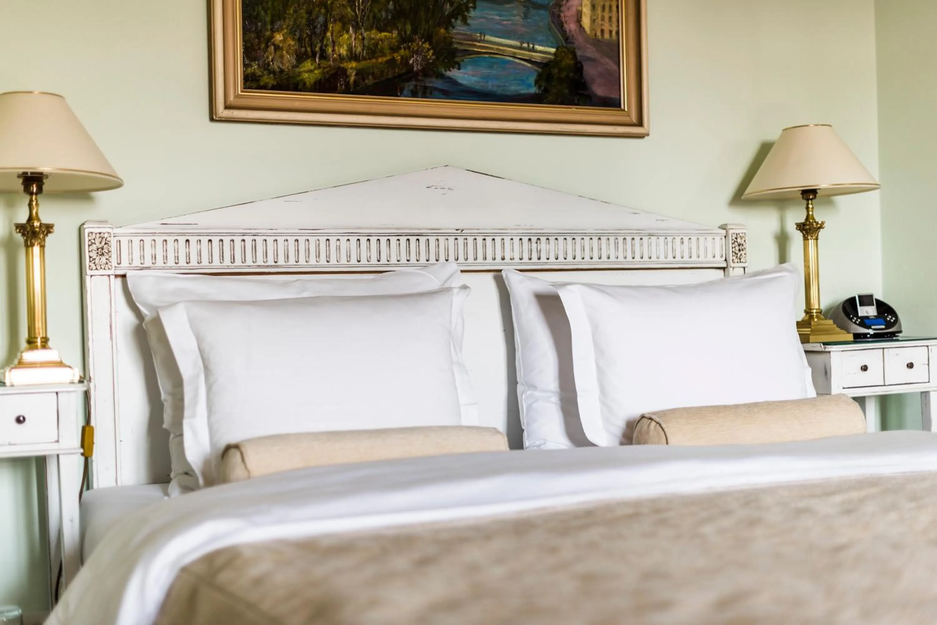 Decorative detail, Bed in Golden Well