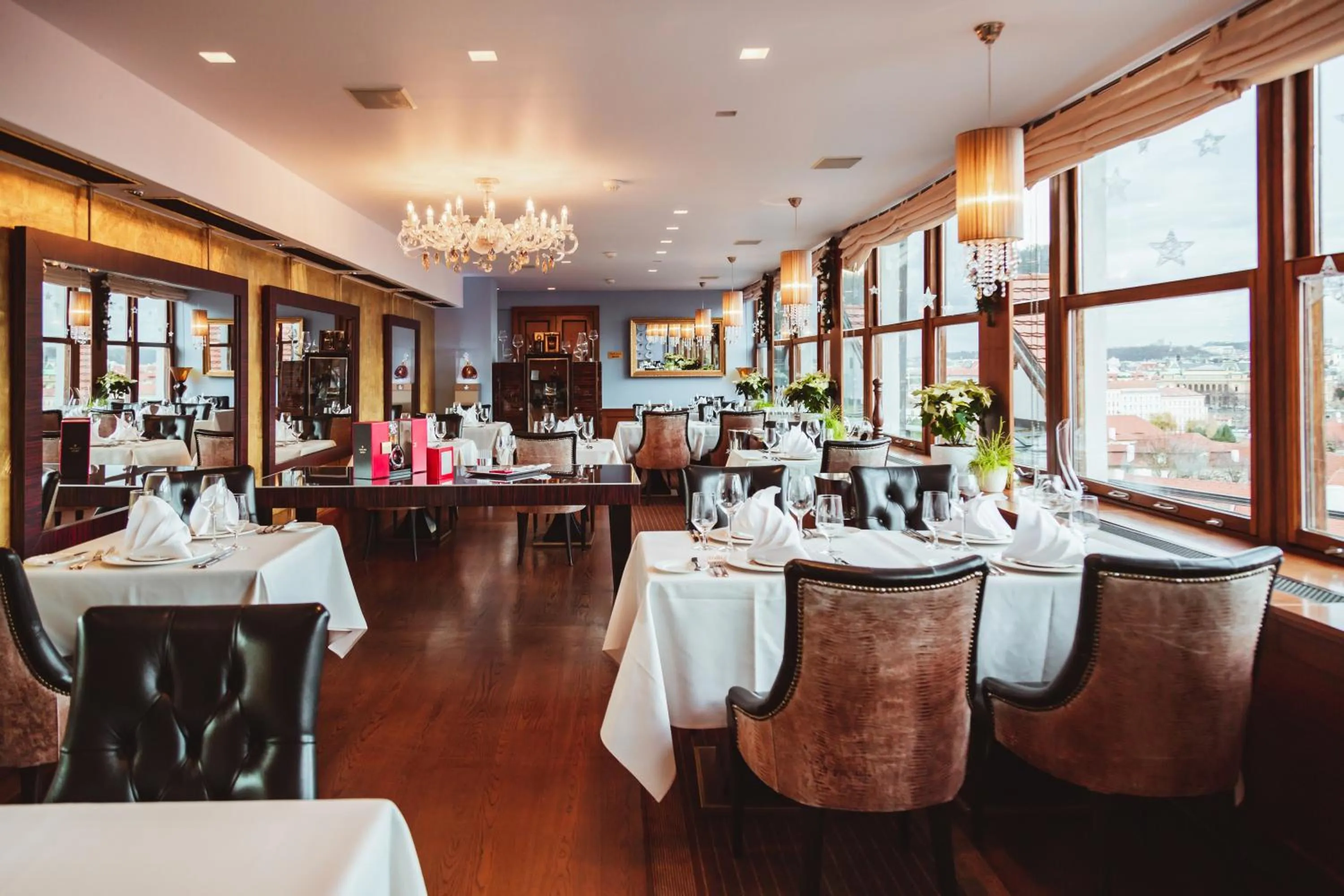 Restaurant/places to eat in Golden Well