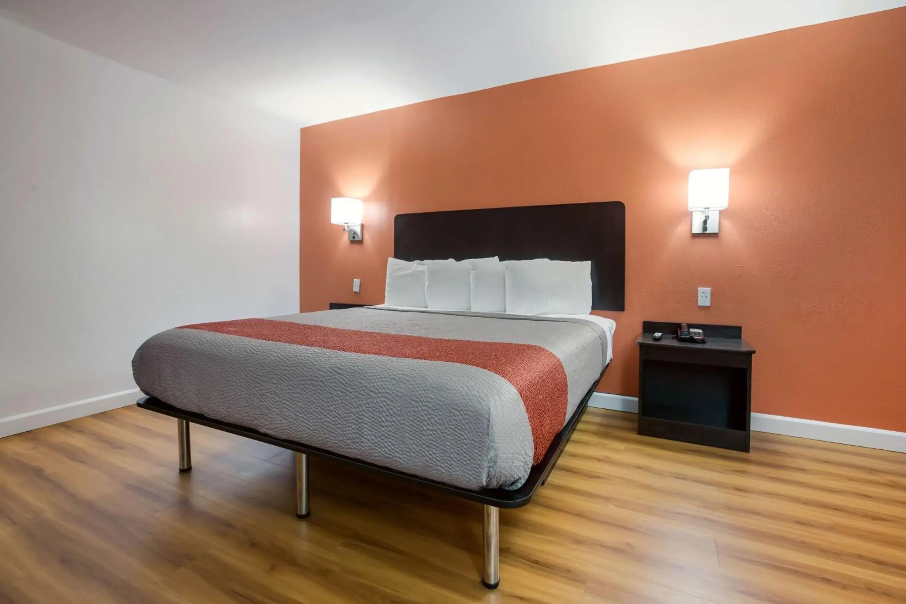 King Room - Disability Access in Motel 6-Suwanee, GA - Gwinnett Center King Room - Disability Access in Motel 6-Suwanee, GA - Gwinnett Center