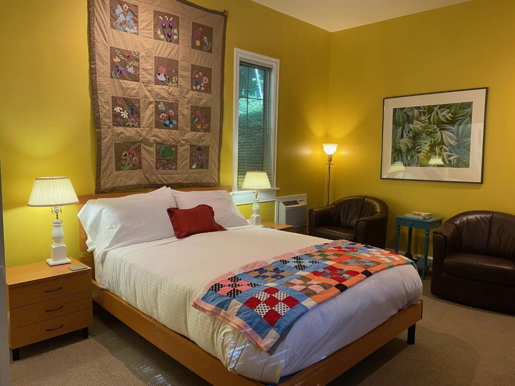 Bed in Inn at Occidental