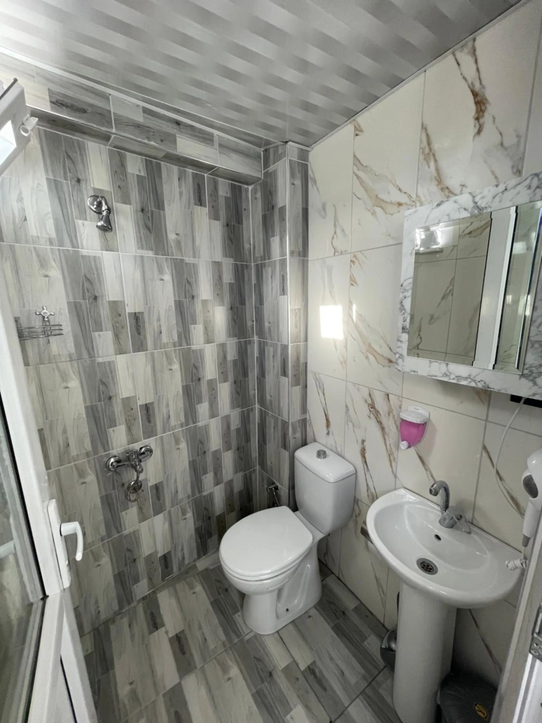 Bathroom in ERSOY EGE APART OTEL