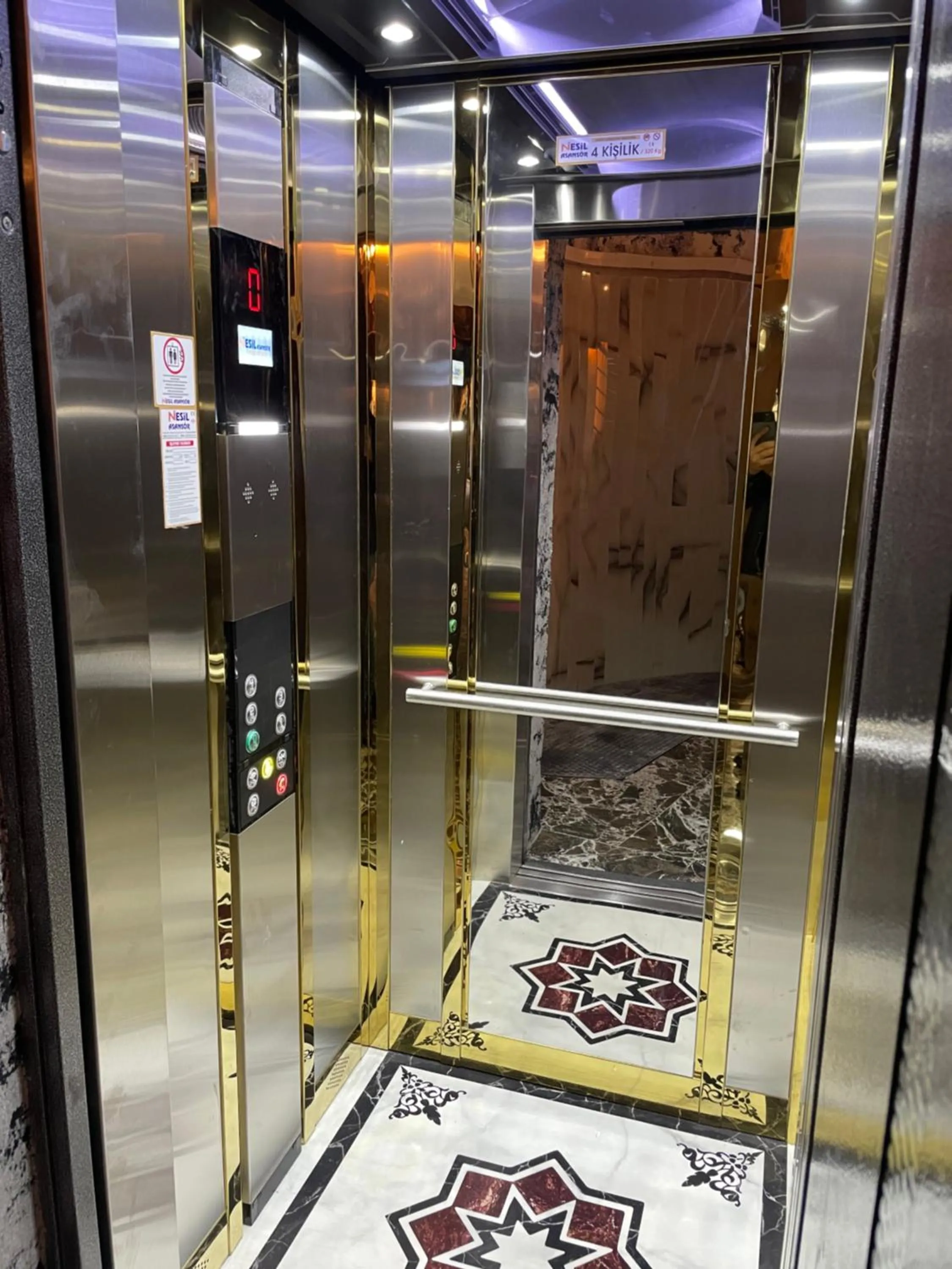 elevator in ERSOY EGE APART OTEL