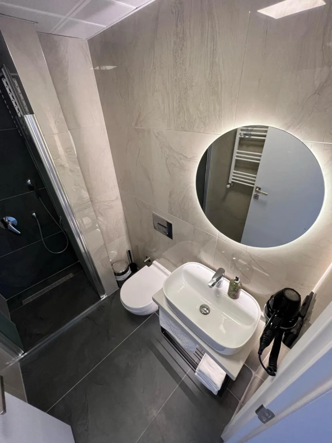 Toilet in Vega Suites