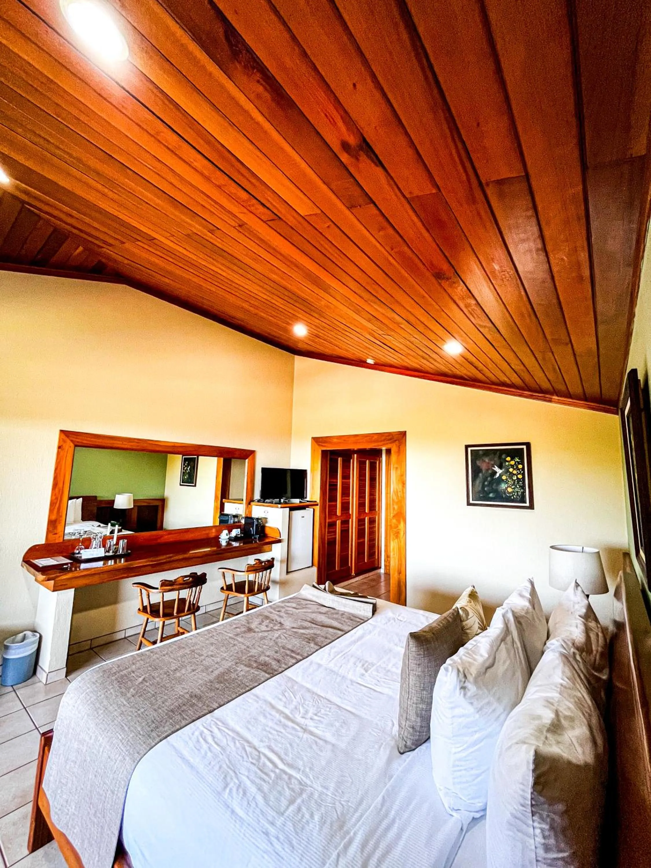 Bedroom, Bed in Hotel Montaña Monteverde