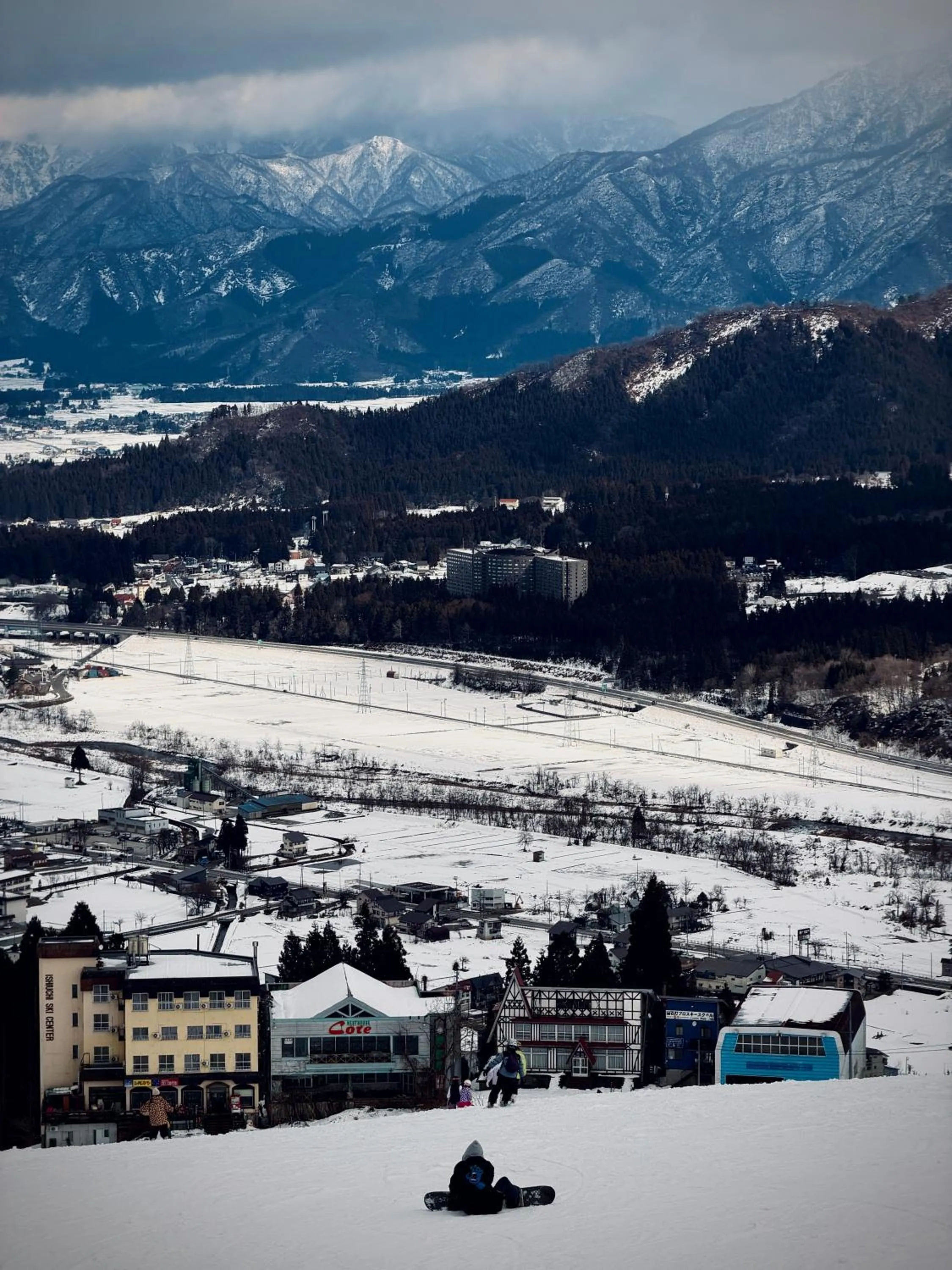 Yuzawa Hotel New Fukudaya-ski in ski out