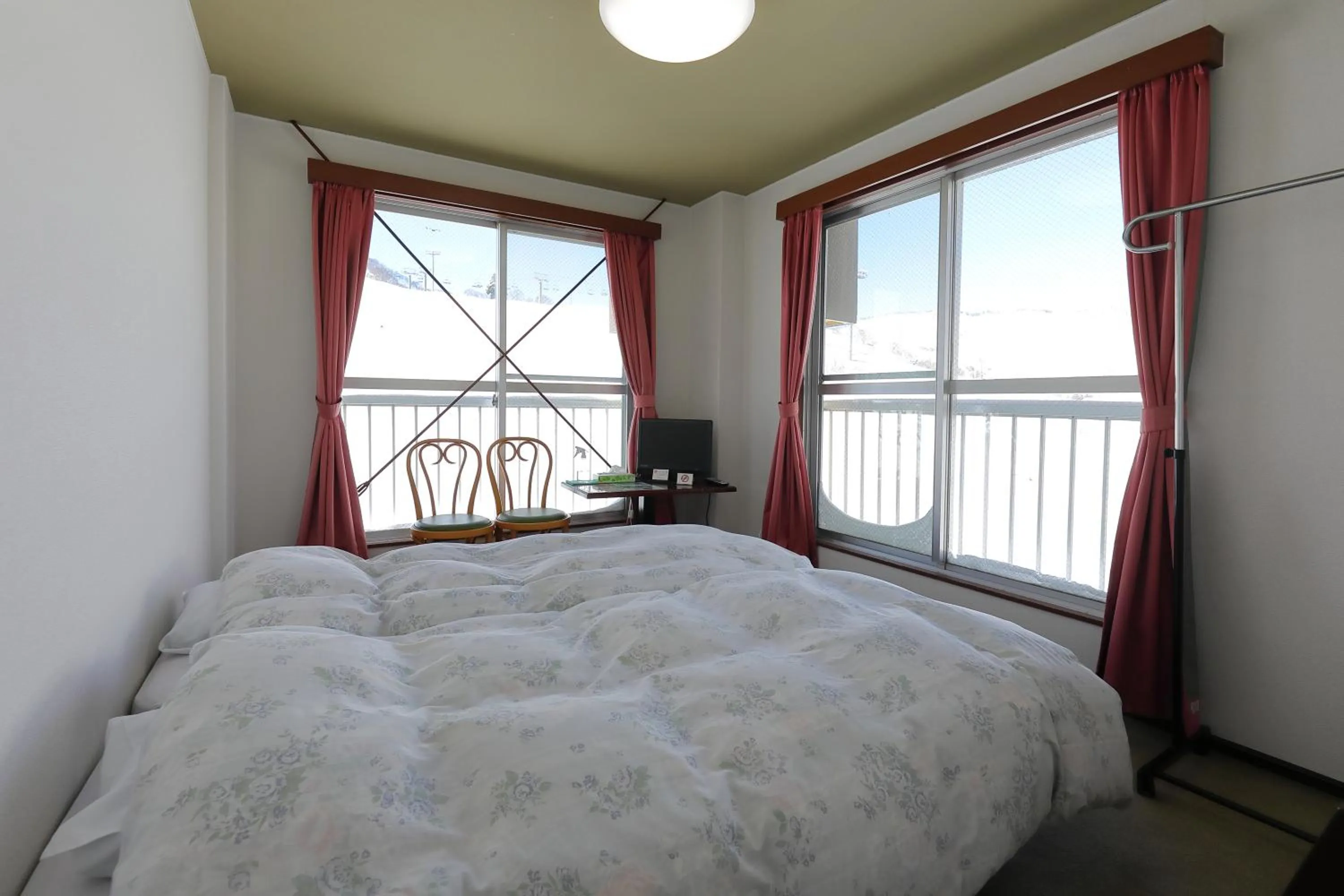 Bedroom, Bed in Ishiuchi Ski Center