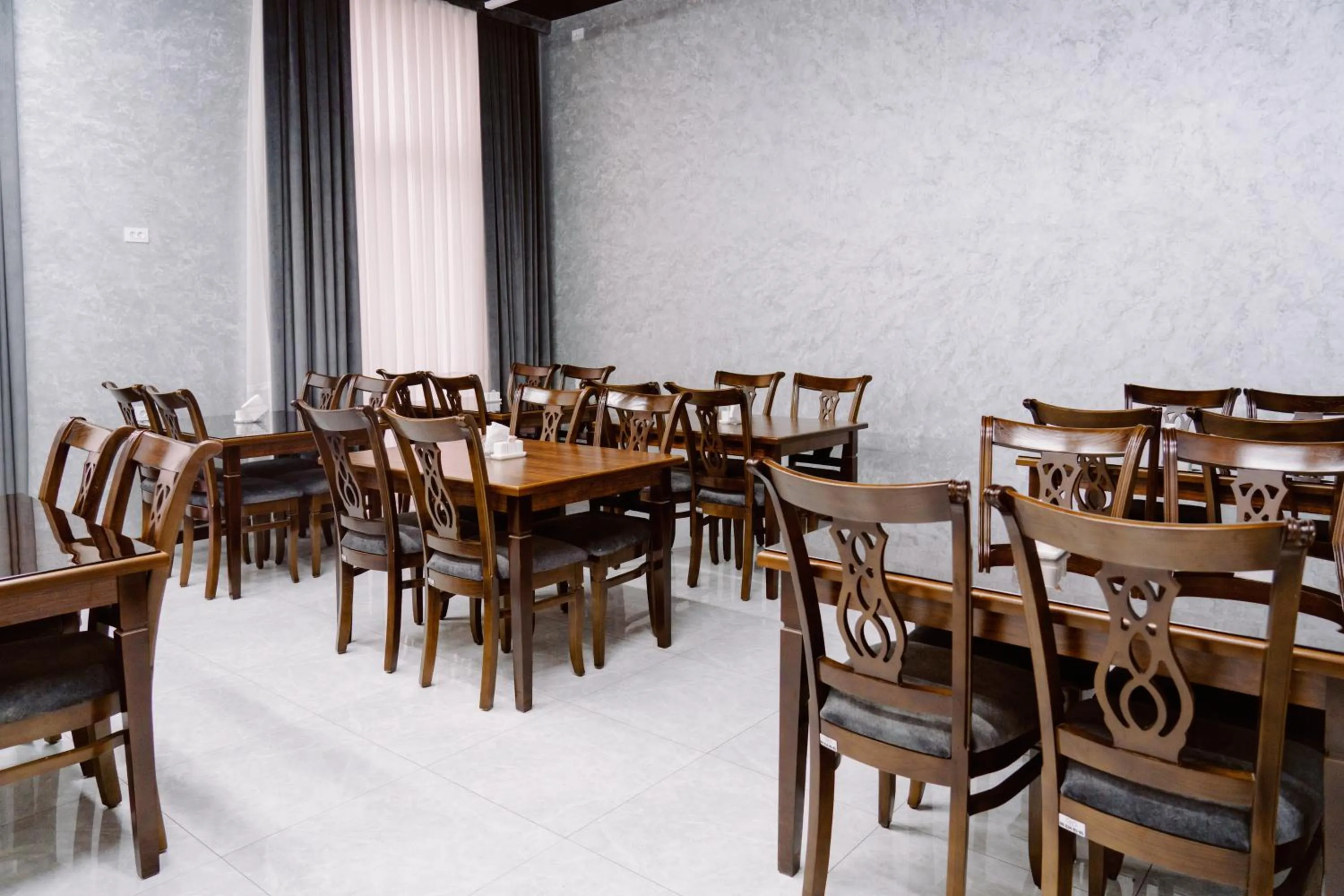 Restaurant/places to eat in PGA Hotel Free Shuttle to Airport