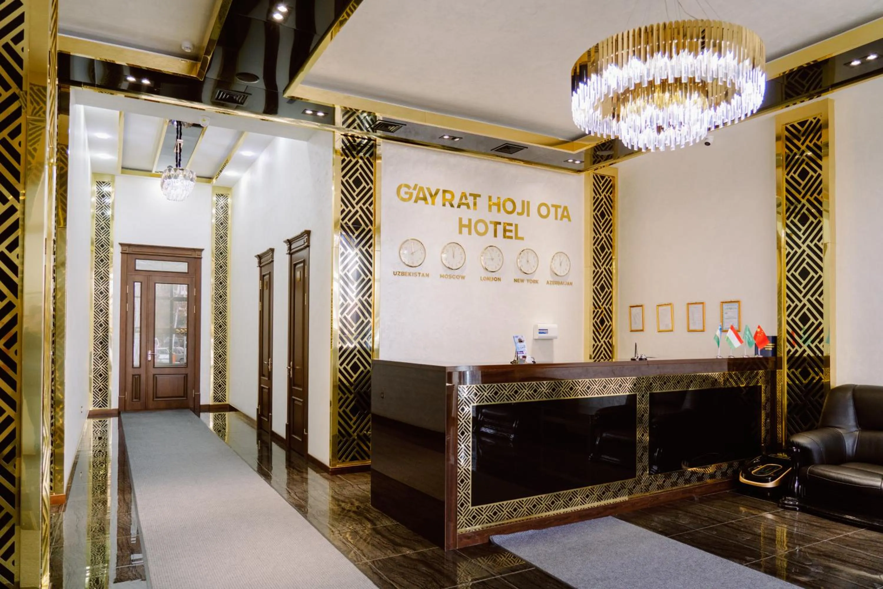 Seating area in PGA Hotel Free Shuttle to Airport