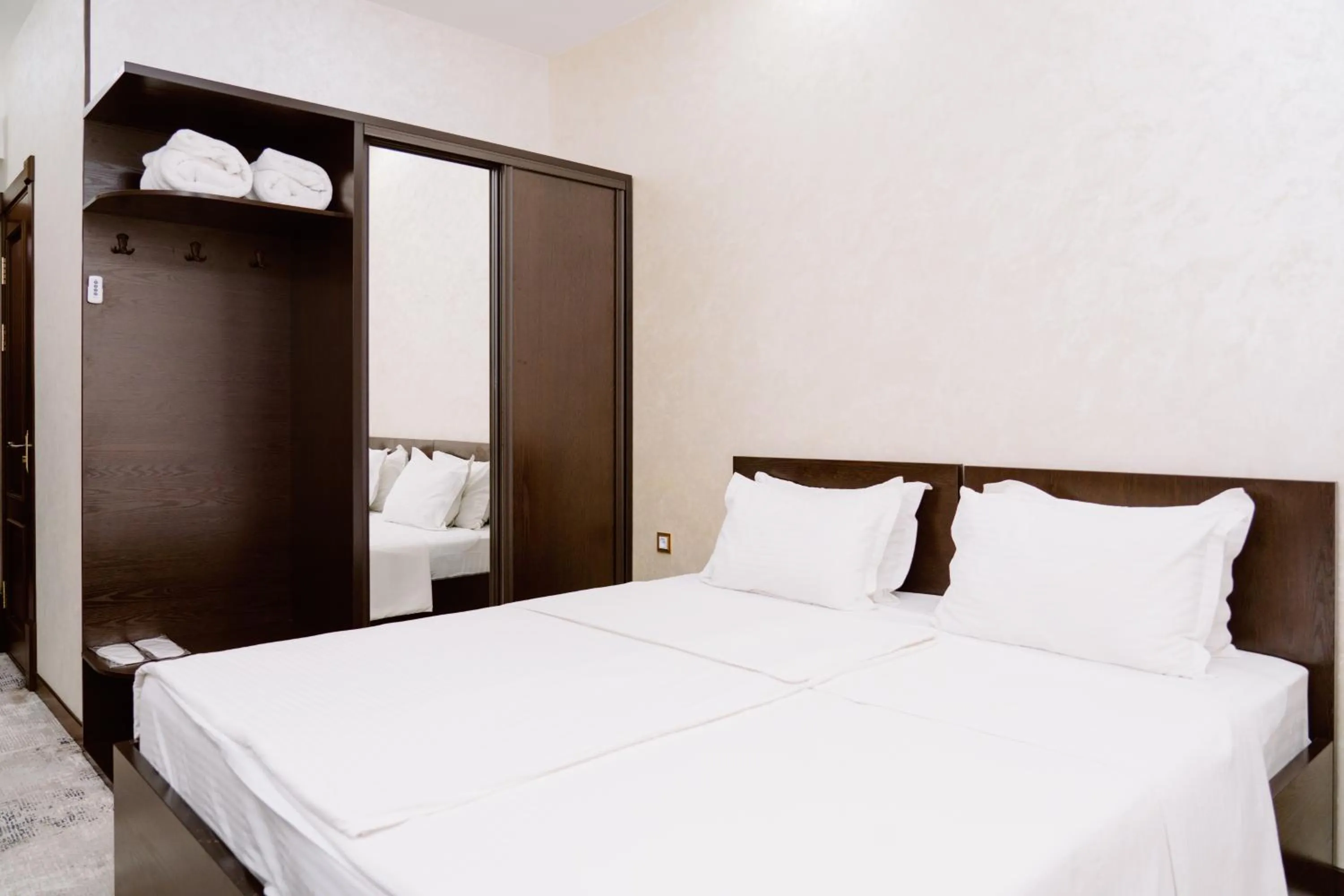 Bedroom, Bed in PGA Hotel Free Shuttle to Airport