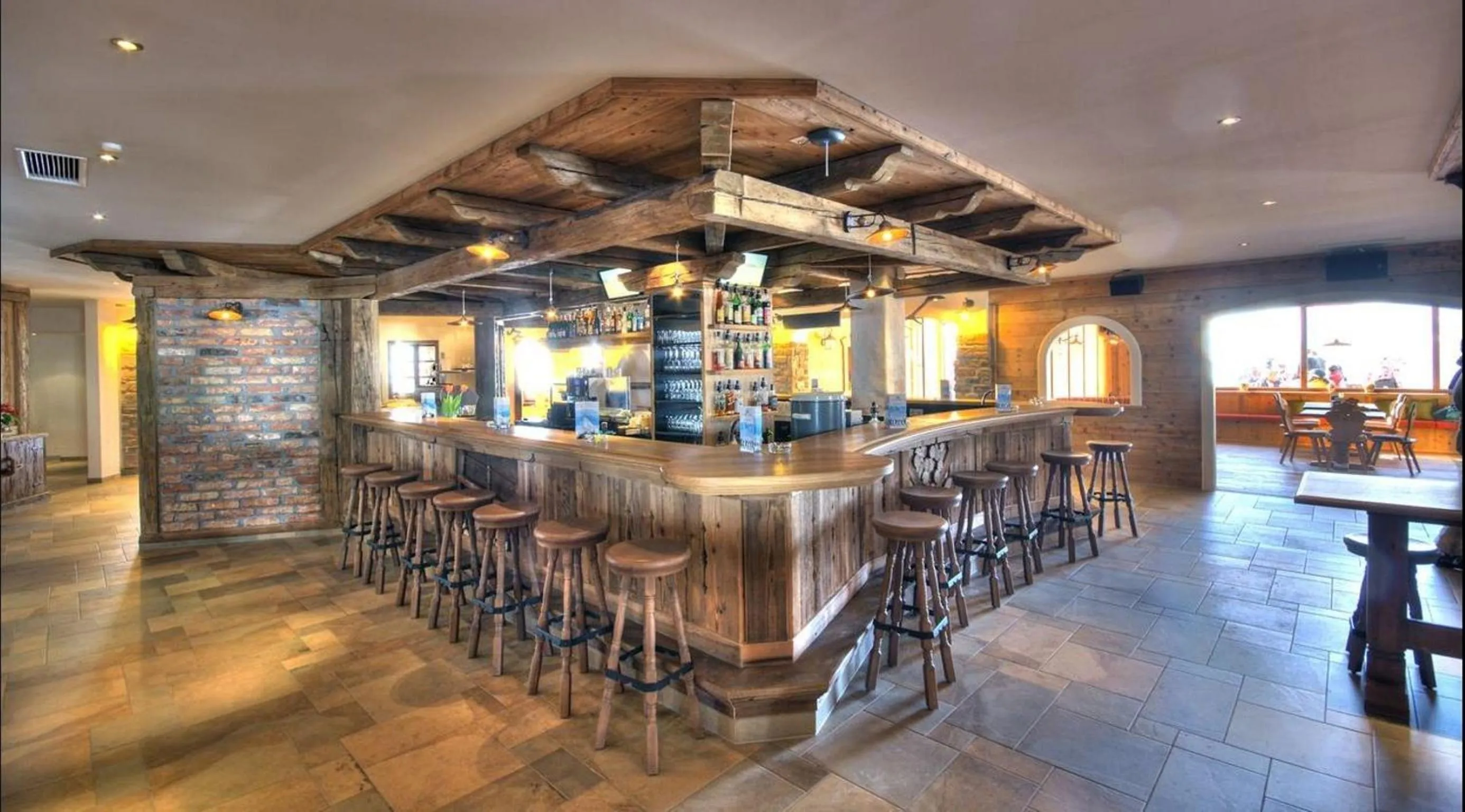 Lounge or bar in Hotel Alpenrose aktiv & sport