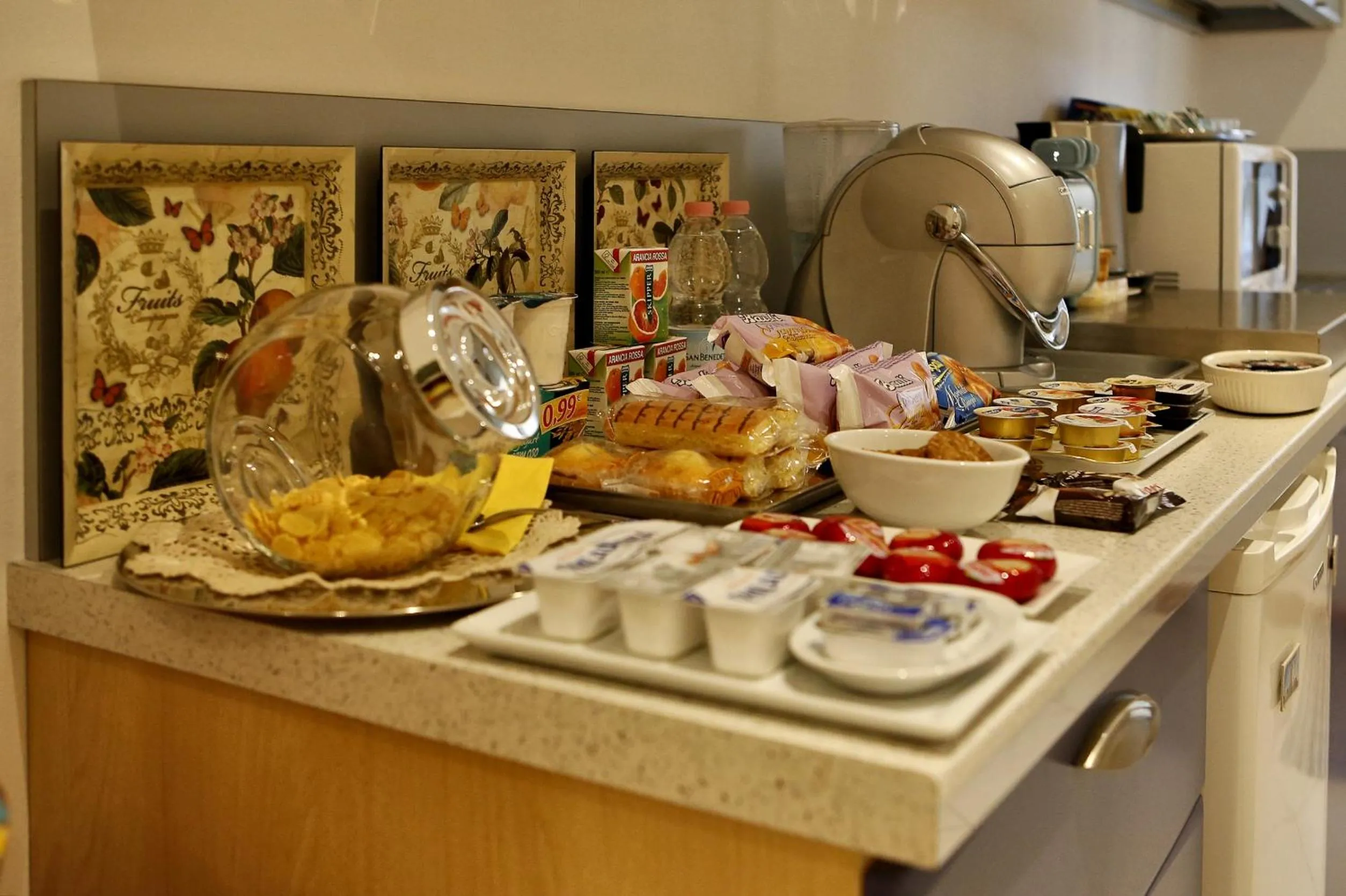 Italian breakfast in B&B Il Sasso Antico